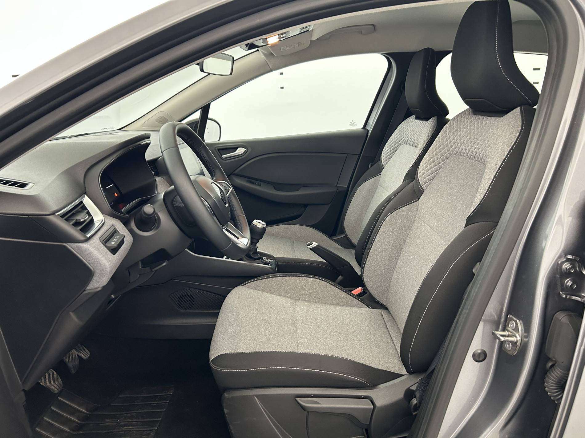 Vente en ligne Renault Clio 5 Clio TCe 90 au prix de 15 990 €