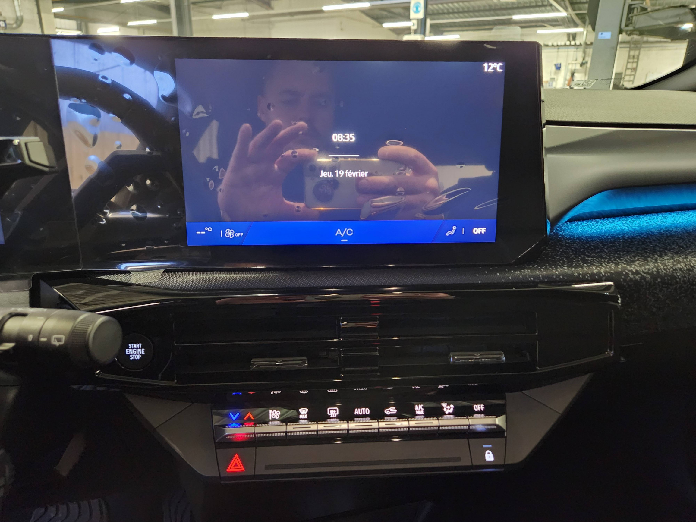 Vente en ligne Renault Clio 6 Clio E-Tech full hybrid 160 ch au prix de 25 890 €