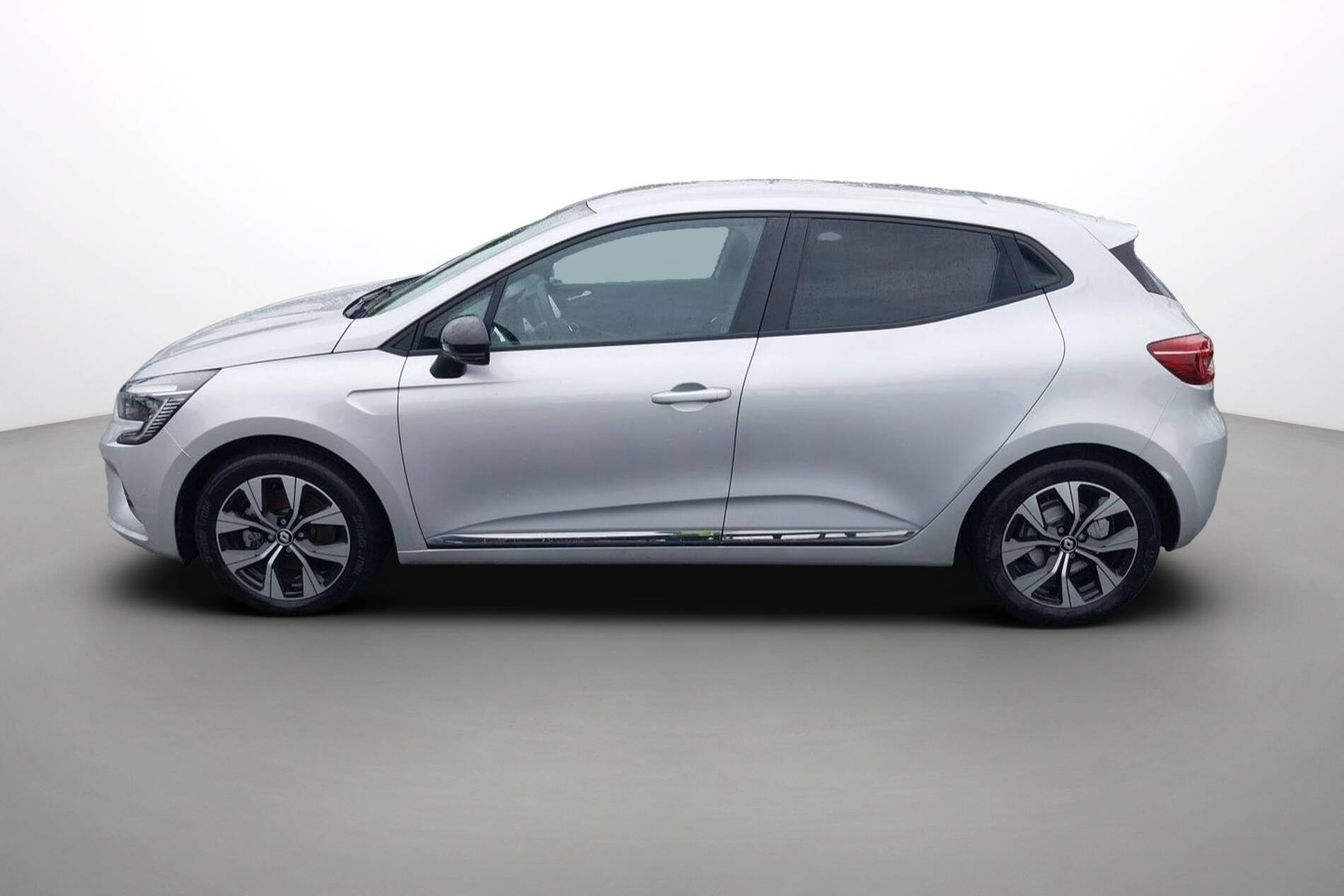 Vente en ligne Renault Clio 5 Clio E-Tech full hybrid 145 au prix de 17 490 €