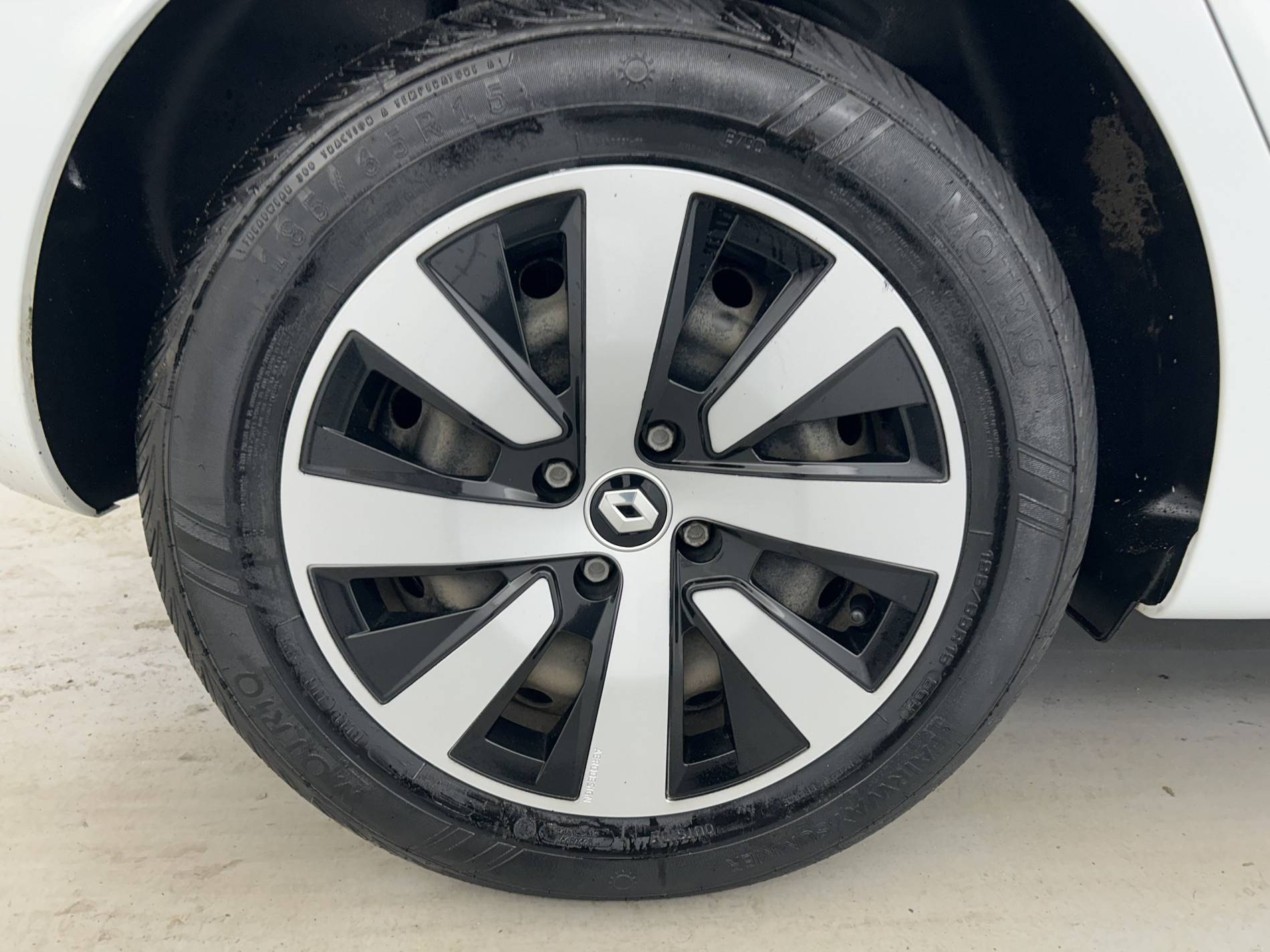 Vente en ligne Renault Clio 5 Clio TCe 90 au prix de 13 890 €