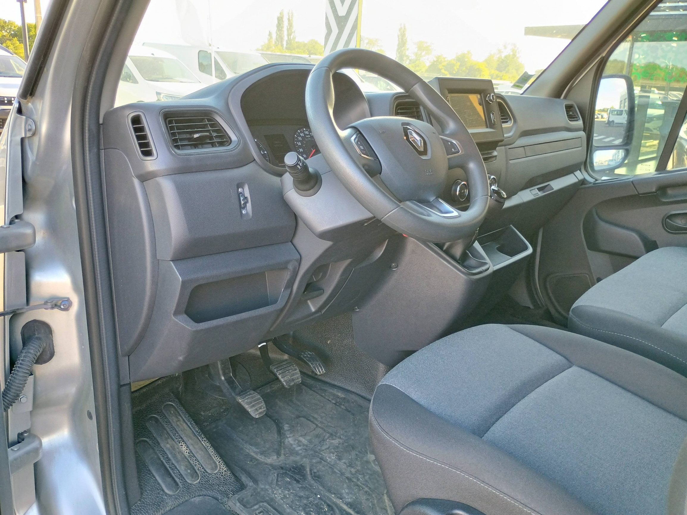 Vente en ligne Renault Master Fourgon MASTER FGN TRAC F3500 L2H2 BLUE DCI 180 au prix de 27 991 €