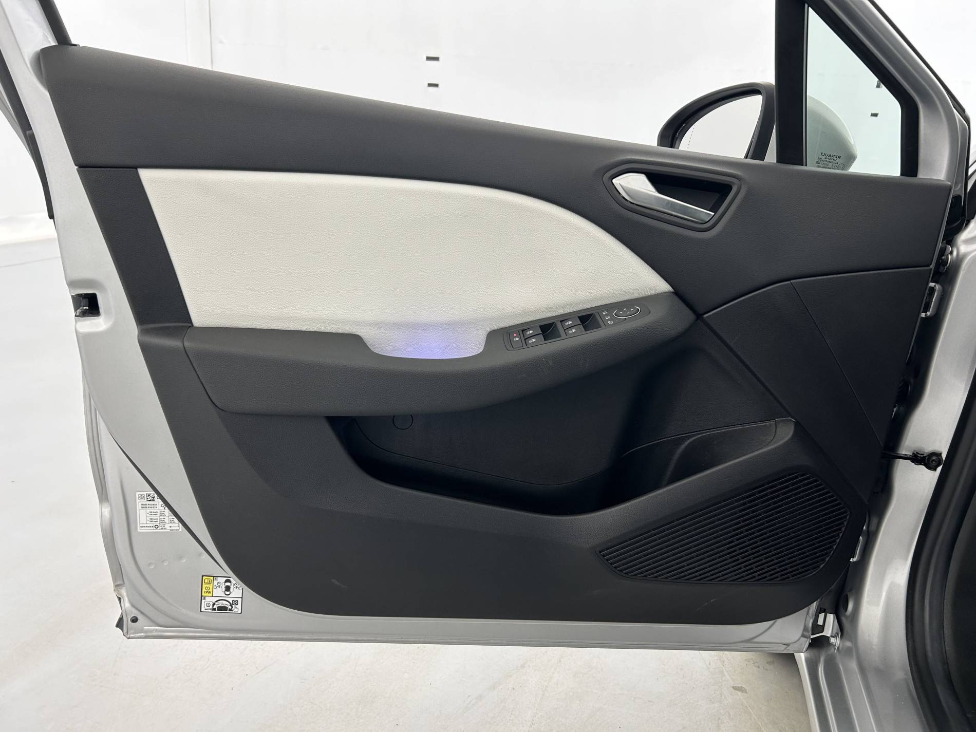 Vente en ligne Renault Clio 5 Clio E-Tech 140 - 21N au prix de 16 500 €