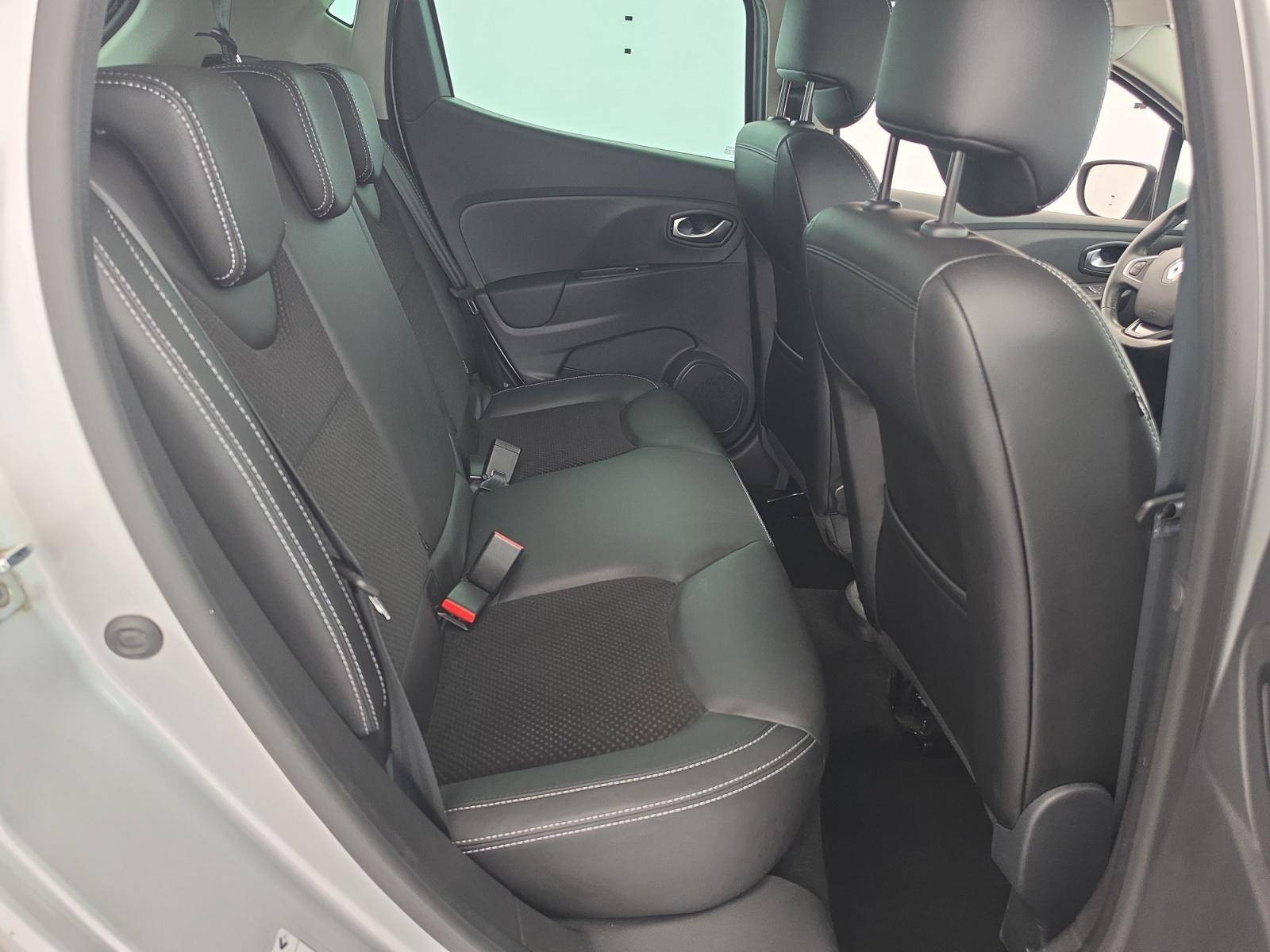 Vente en ligne Renault Clio 4 Clio TCe 90 E6C au prix de 10 990 €