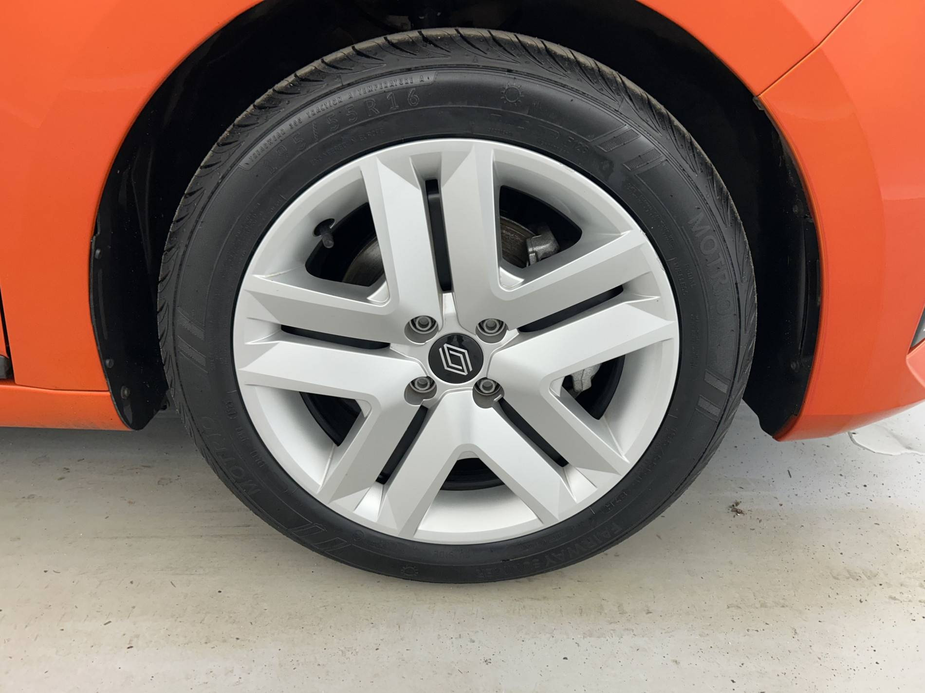 Vente en ligne Renault Clio 5 Clio E-Tech full hybrid 145 ch GSR2 au prix de 19 990 €