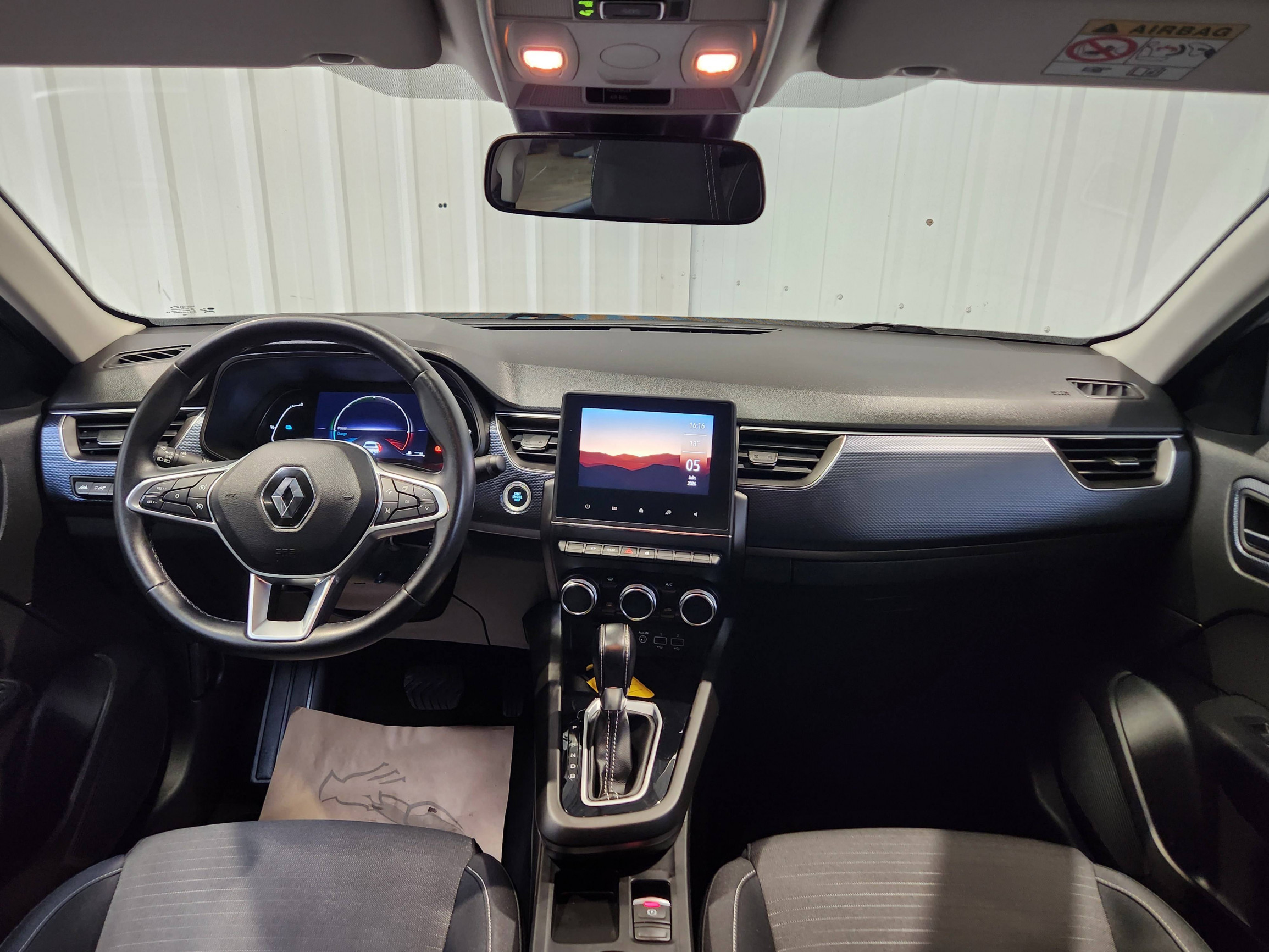 Vente en ligne Renault Arkana  E-Tech hybride 145 - 22 au prix de 15 999 €