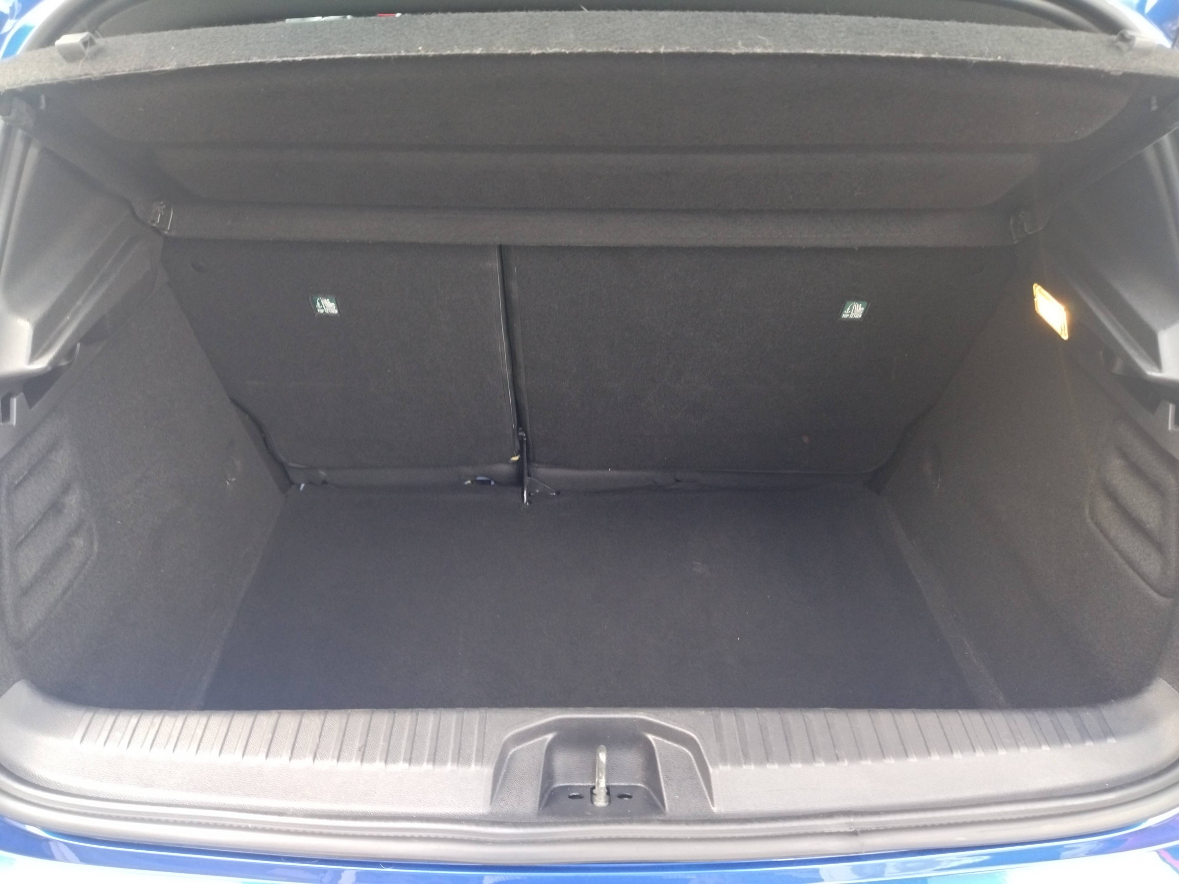 Vente en ligne Renault Clio 5 Clio TCe 140 - 21 au prix de 15 540 €