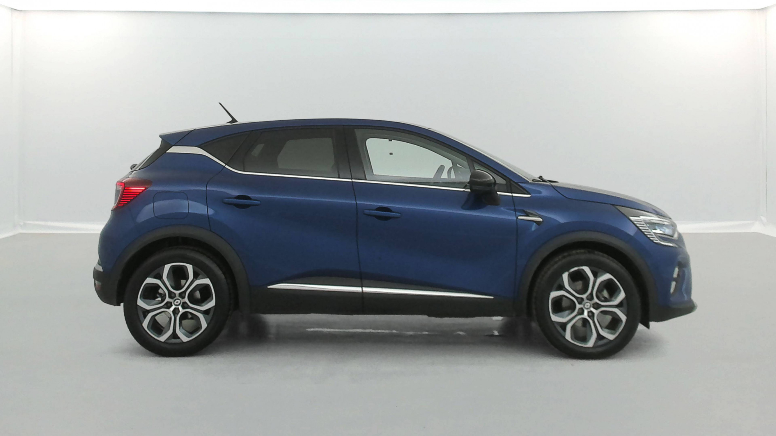 Vente en ligne Renault Captur  E-Tech 145 - 21 au prix de 19 490 €