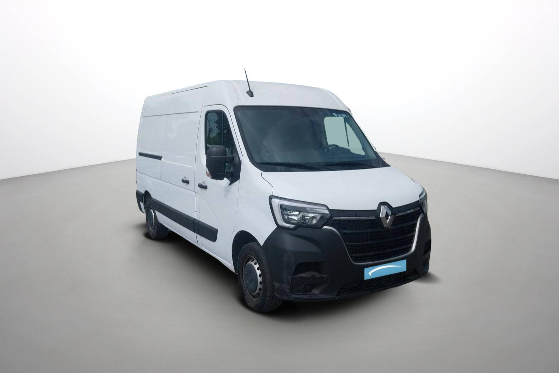 Vente en ligne Renault Master Fourgon MASTER FGN TRAC F3500 L2H2 BLUE DCI 135 au prix de 24 990 €
