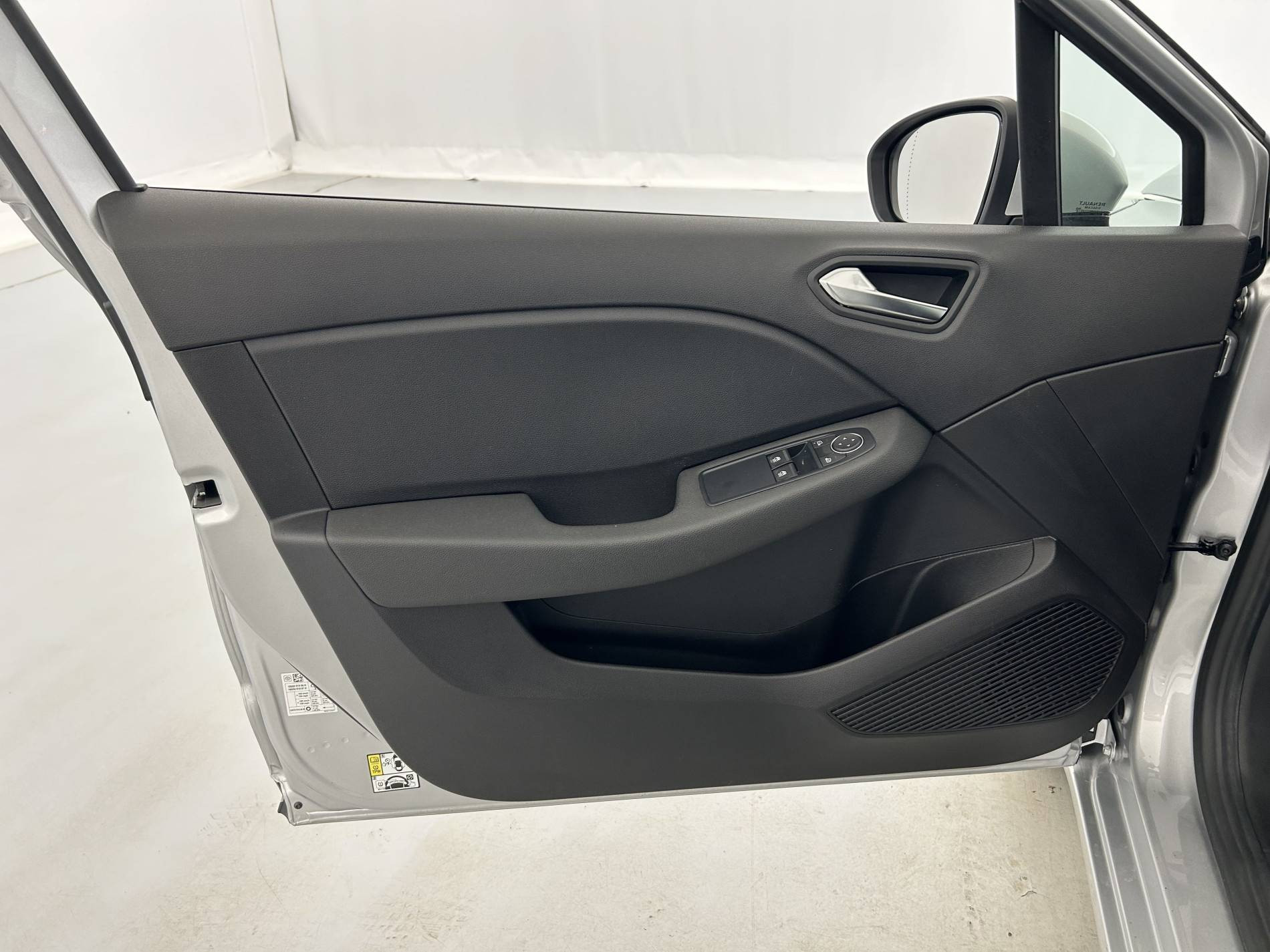Vente en ligne Renault Clio 5 Clio E-Tech 140 - 21N au prix de 16 791 €