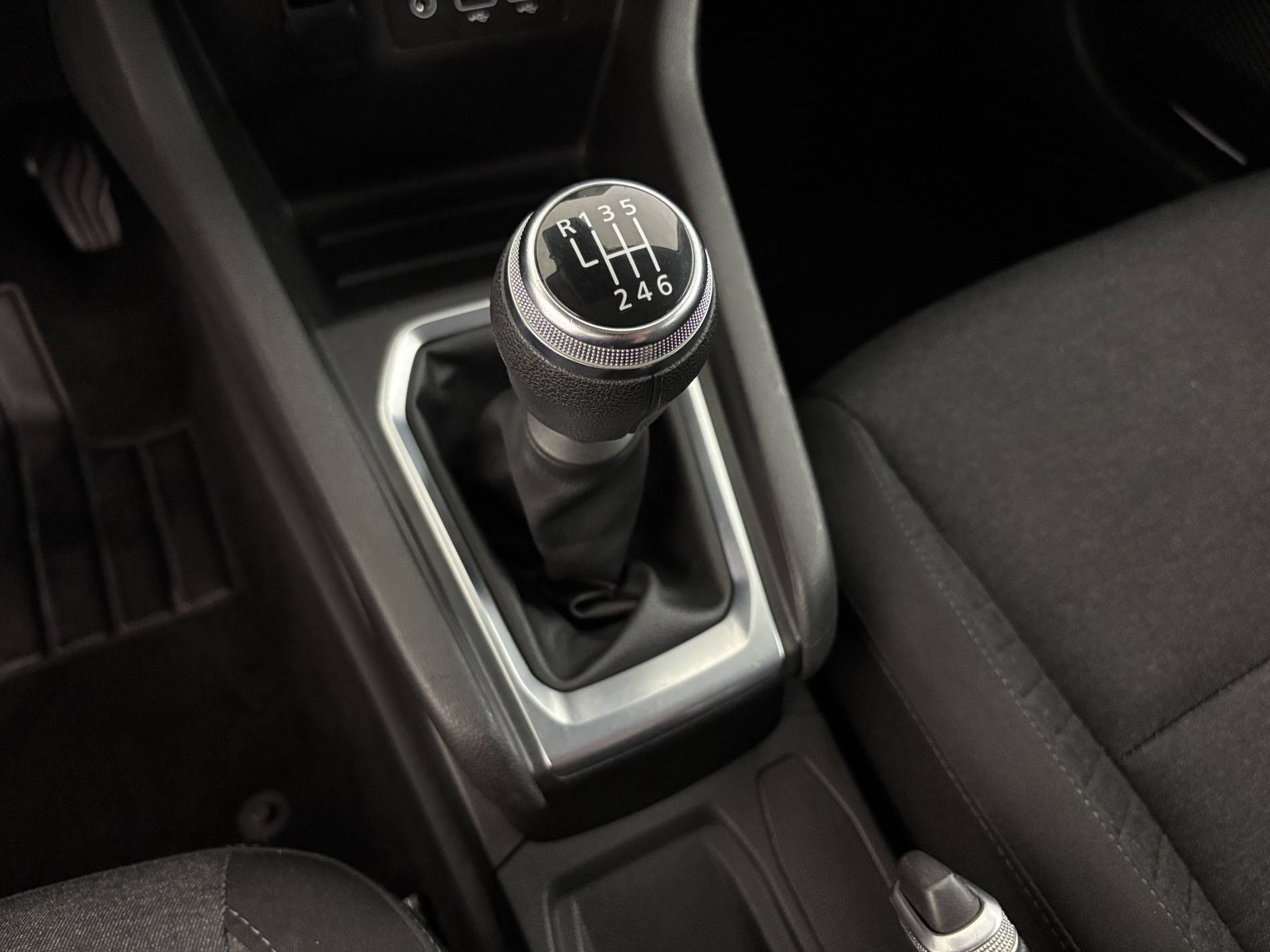 Vente en ligne Renault Clio 5 Clio TCe 90 - 21 au prix de 13 990 €