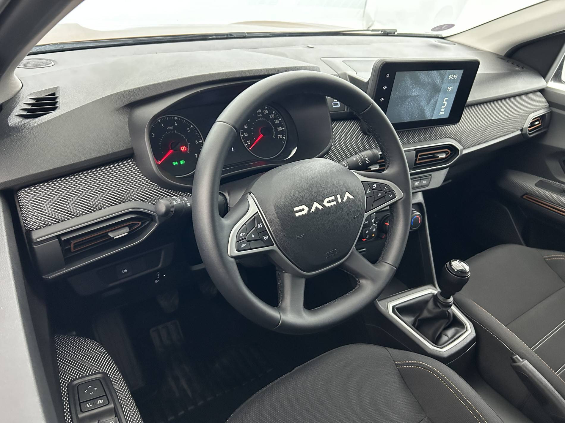 Vente en ligne Dacia Sandero  ECO-G 100 au prix de 15 490 €