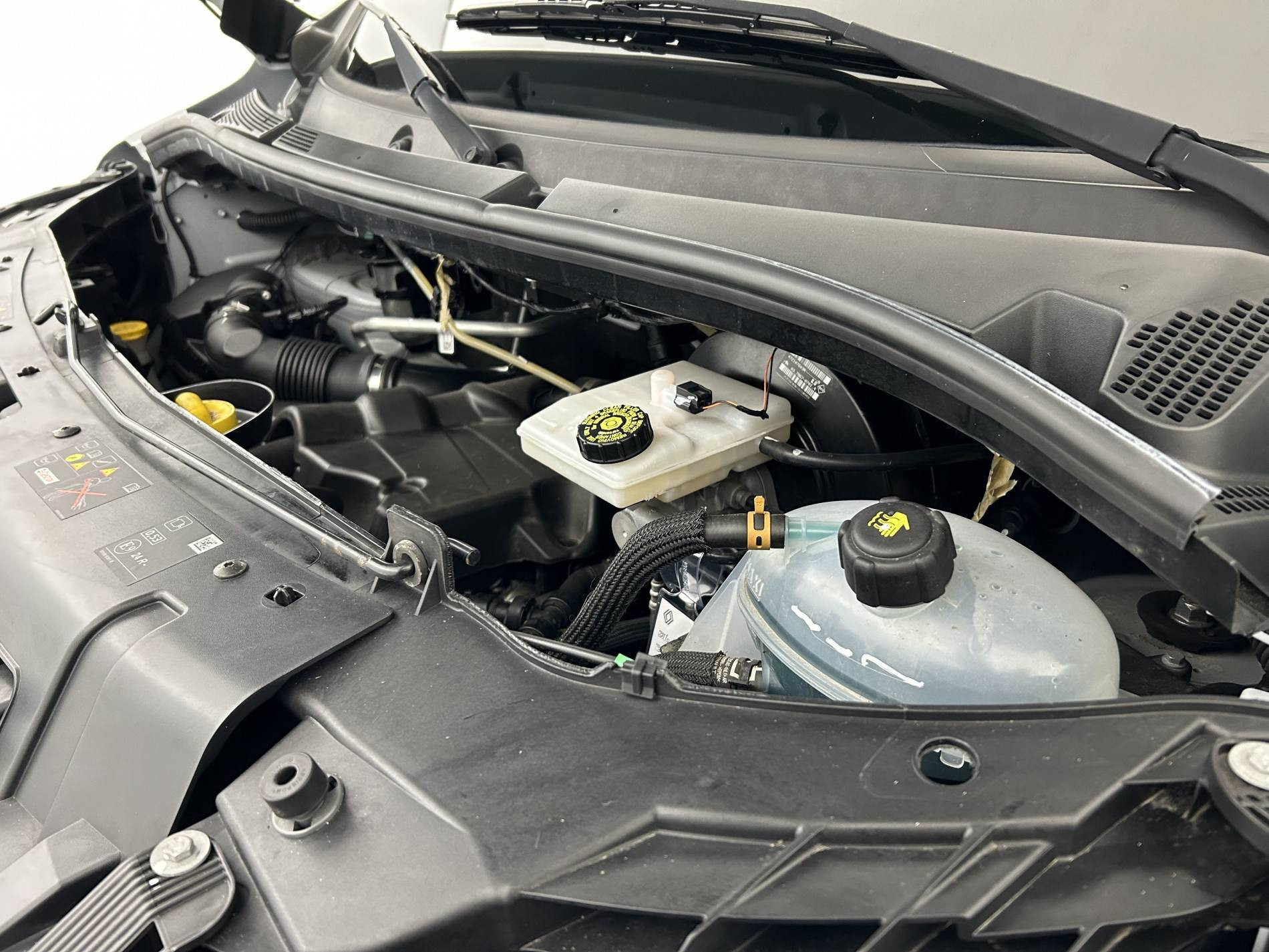 Vente en ligne Renault Master Fourgon MASTER FGN TRAC F3500 L2H2 BLUE DCI 135 au prix de 24 990 €