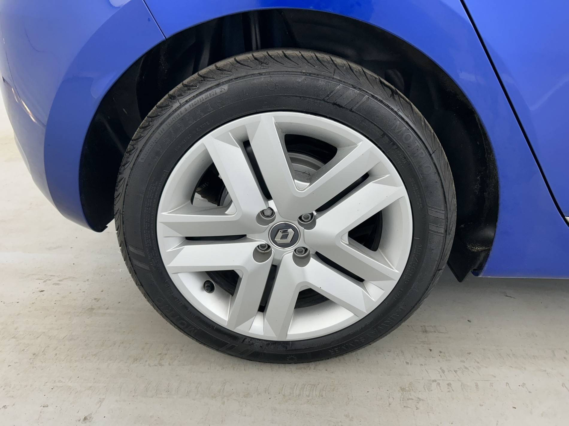 Vente en ligne Renault Clio 5 Clio E-Tech 140 - 21N au prix de 16 350 €