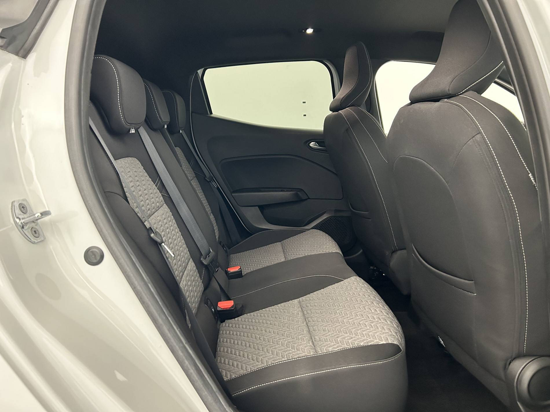 Vente en ligne Renault Clio 5 Clio TCe 90 - 21N au prix de 14 290 €