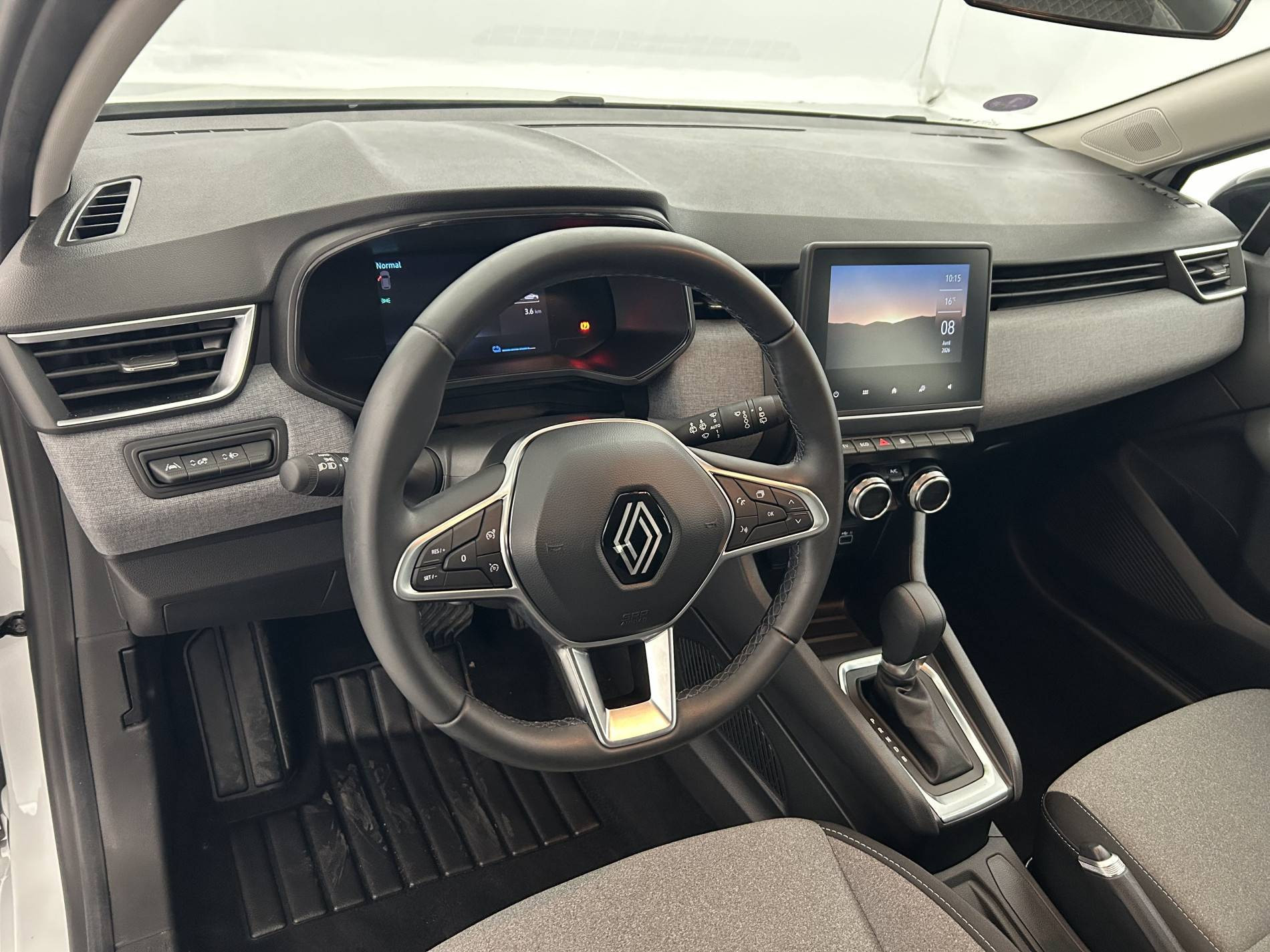 Vente en ligne Renault Clio 5 Clio E-Tech full hybrid 145 au prix de 17 990 €