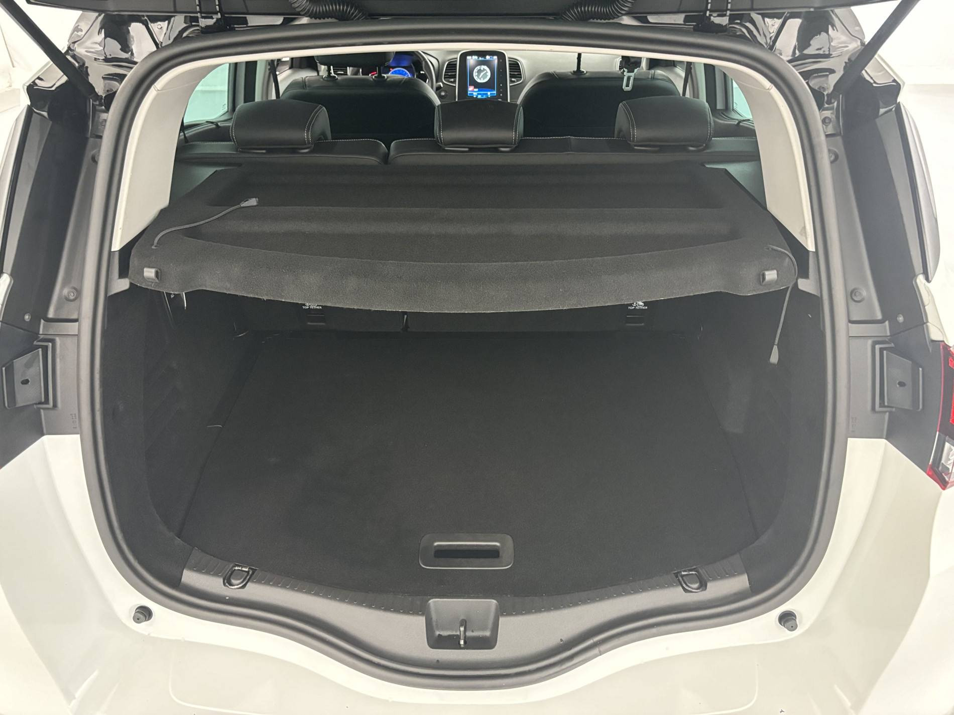 Vente en ligne Renault Scenic 4 Scenic Blue dCi 120 au prix de 15 590 €