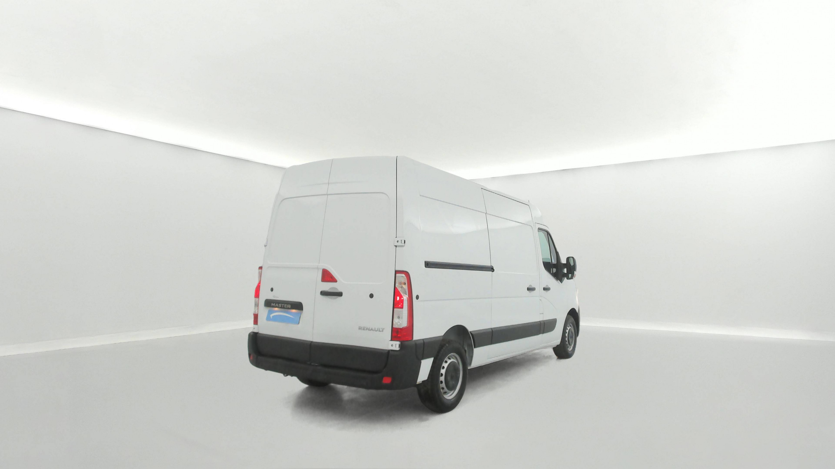 Vente en ligne Renault Master Fourgon MASTER FGN TRAC F3500 L2H2 BLUE DCI 135 au prix de 24 590 €