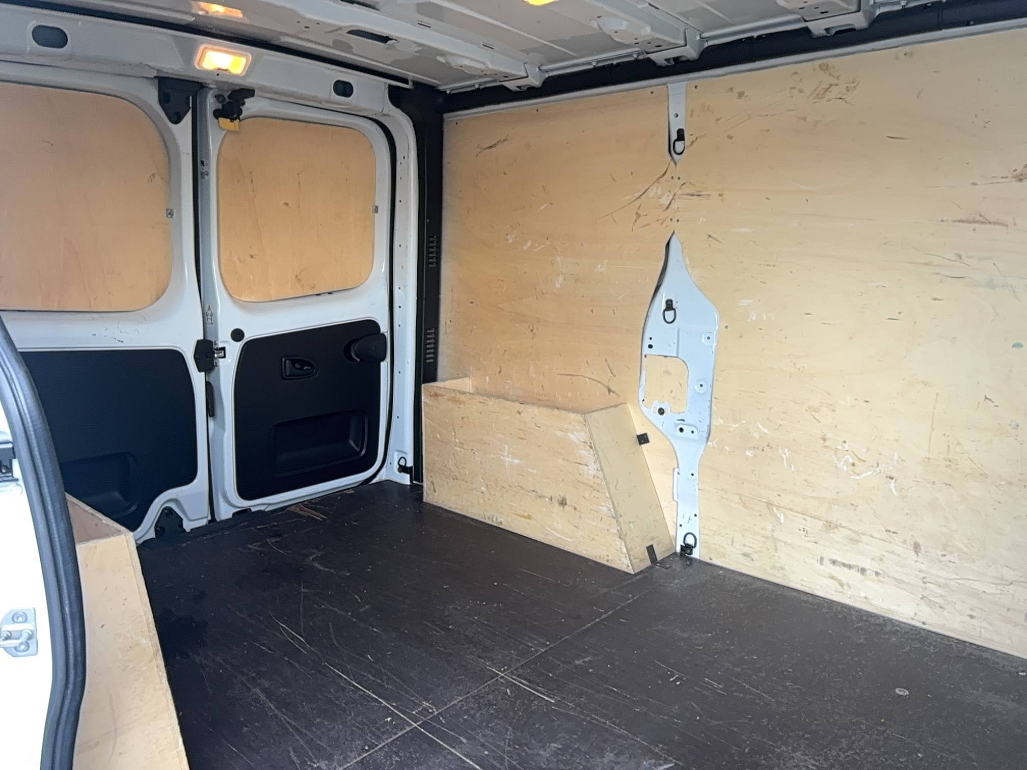 Vente en ligne Renault Trafic 3 Fourgon TRAFIC FGN L1H1 3000 KG BLUE DCI 130 au prix de 23 890 €