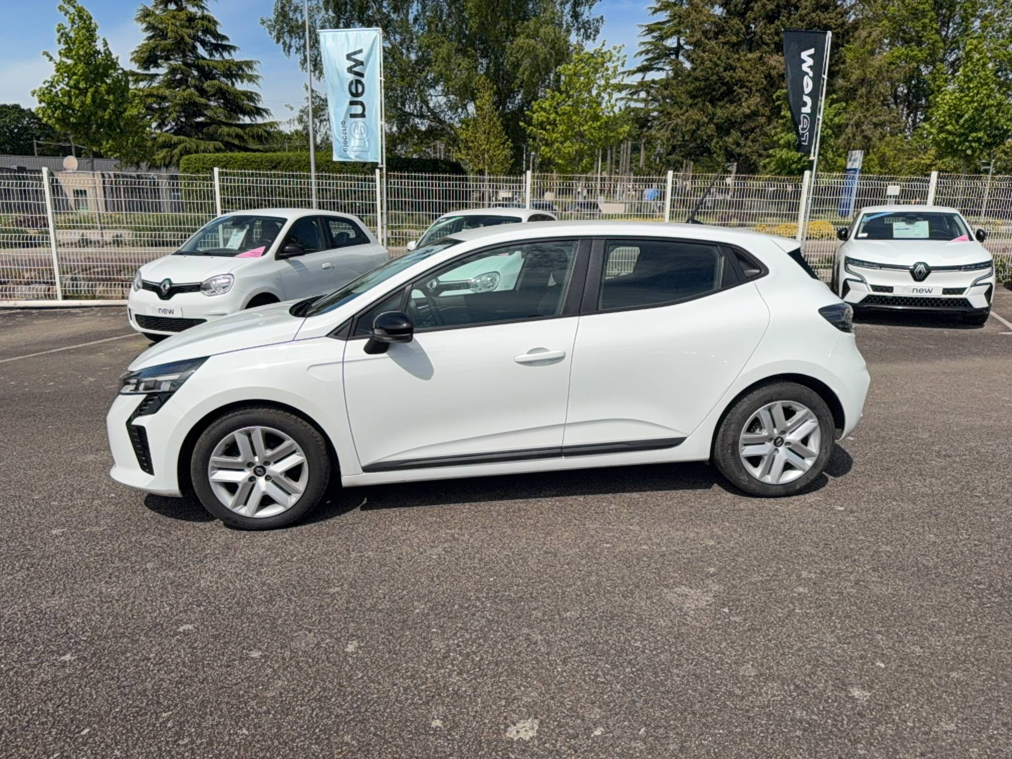 Vente en ligne Renault Clio 5 Clio TCe 100 GPL au prix de 16 490 €