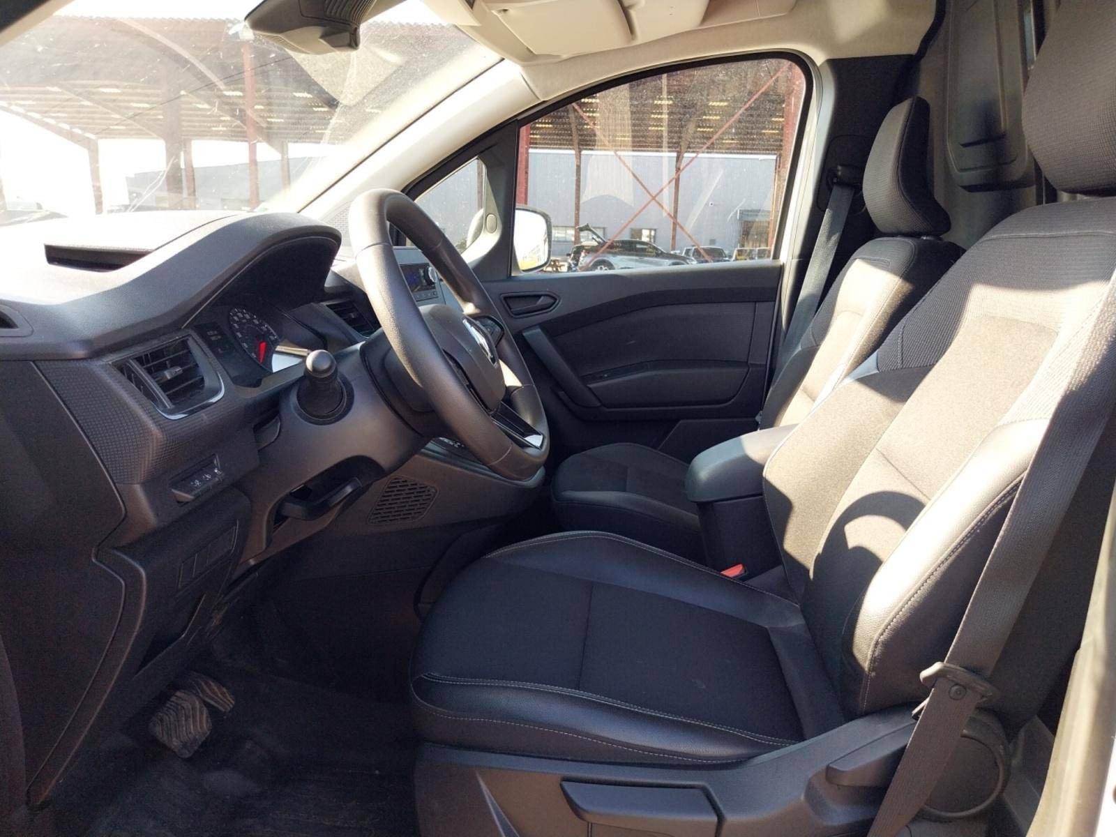 Vente en ligne Renault Kangoo Van  BLUE DCI 95 EDC au prix de 17 991 €