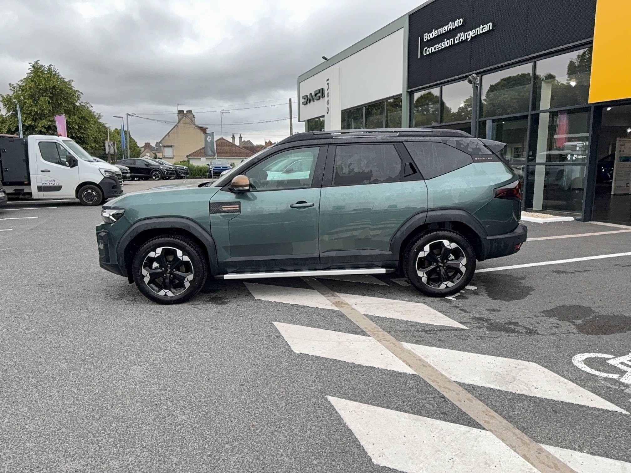 Vente en ligne Dacia Bigster Bigster Hybrid-G 150 4x4 / ATTELAGE + MARCHEPIEDS  au prix de 36 000 €