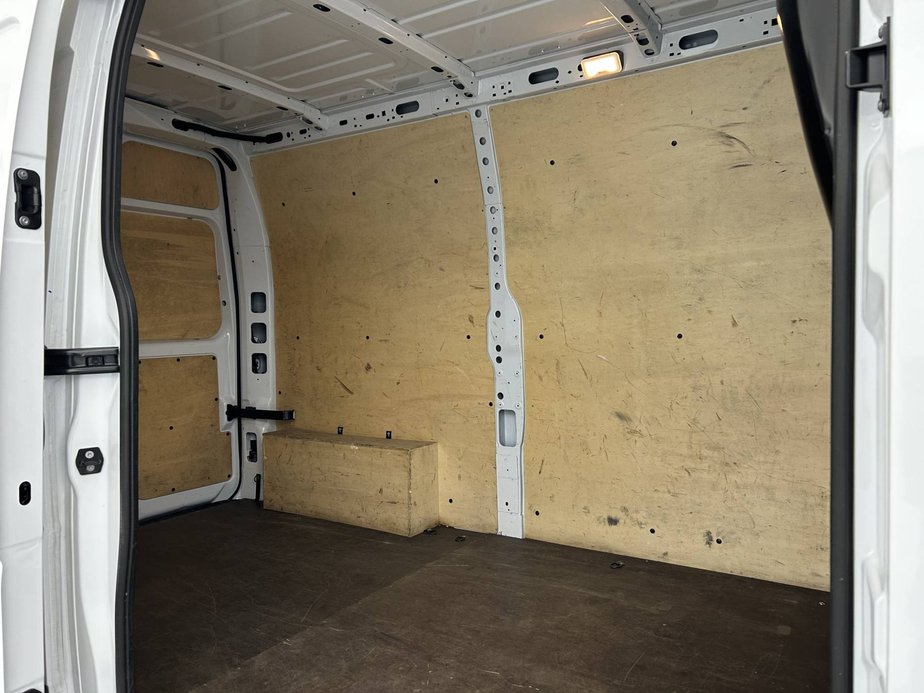 Vente en ligne Renault Master Fourgon MASTER FGN TRAC F3500 L2H2 BLUE DCI 135 au prix de 26 990 €