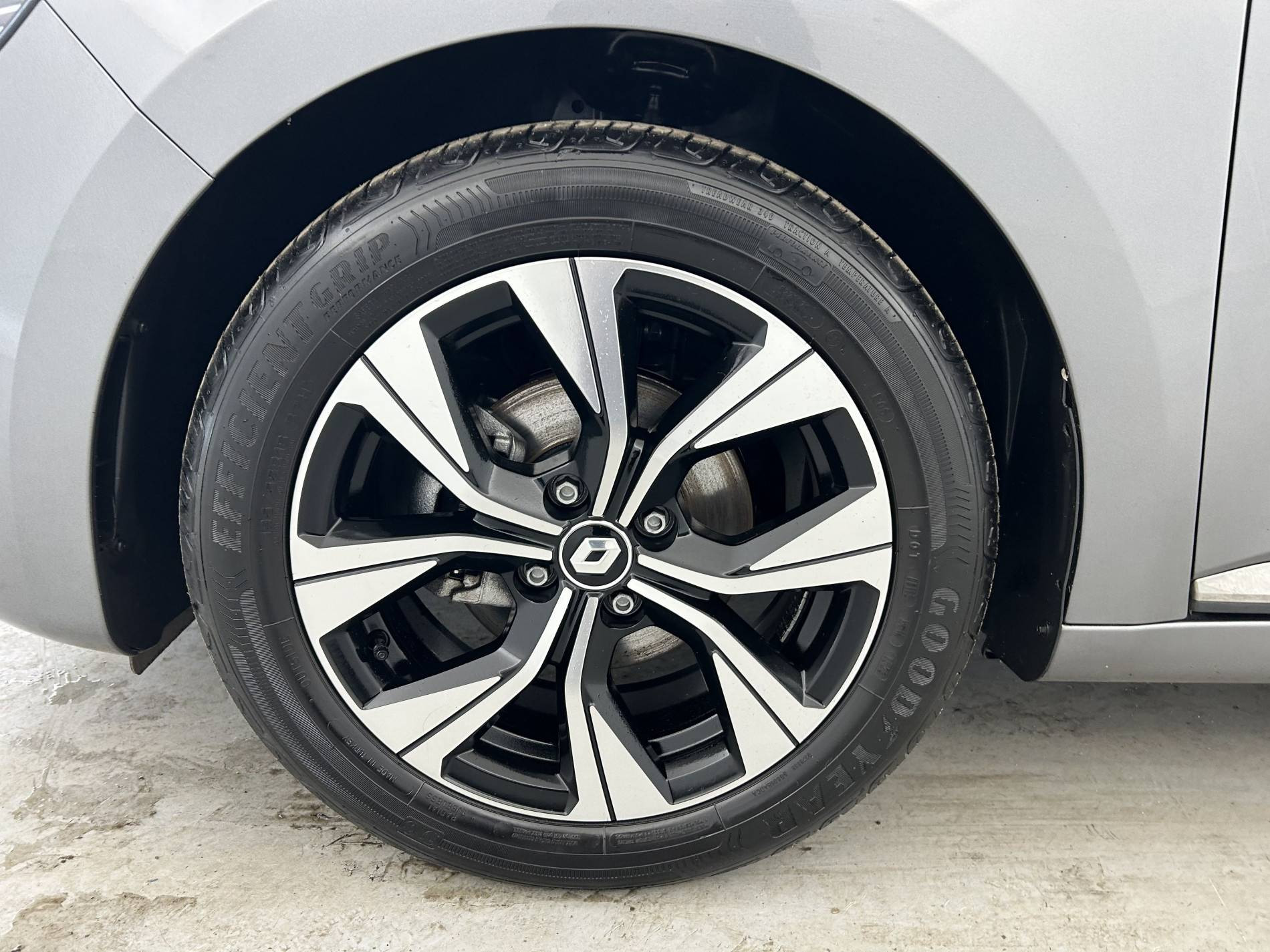 Vente en ligne Renault Clio 5 Clio TCe 90 au prix de 14 690 €