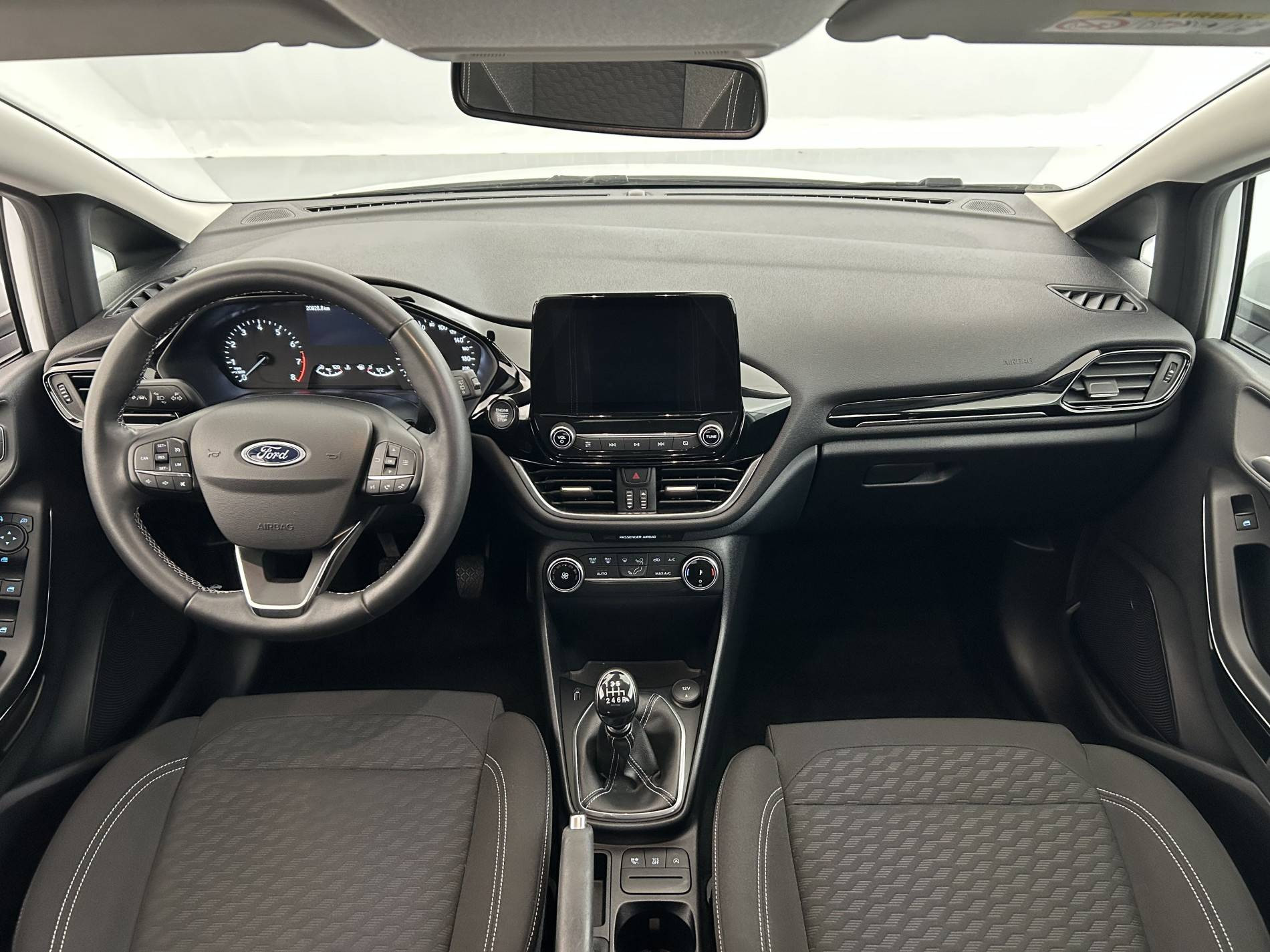 Vente en ligne Ford Fiesta  1.0 Flexifuel 95 ch S&S BVM6 au prix de 17 490 €