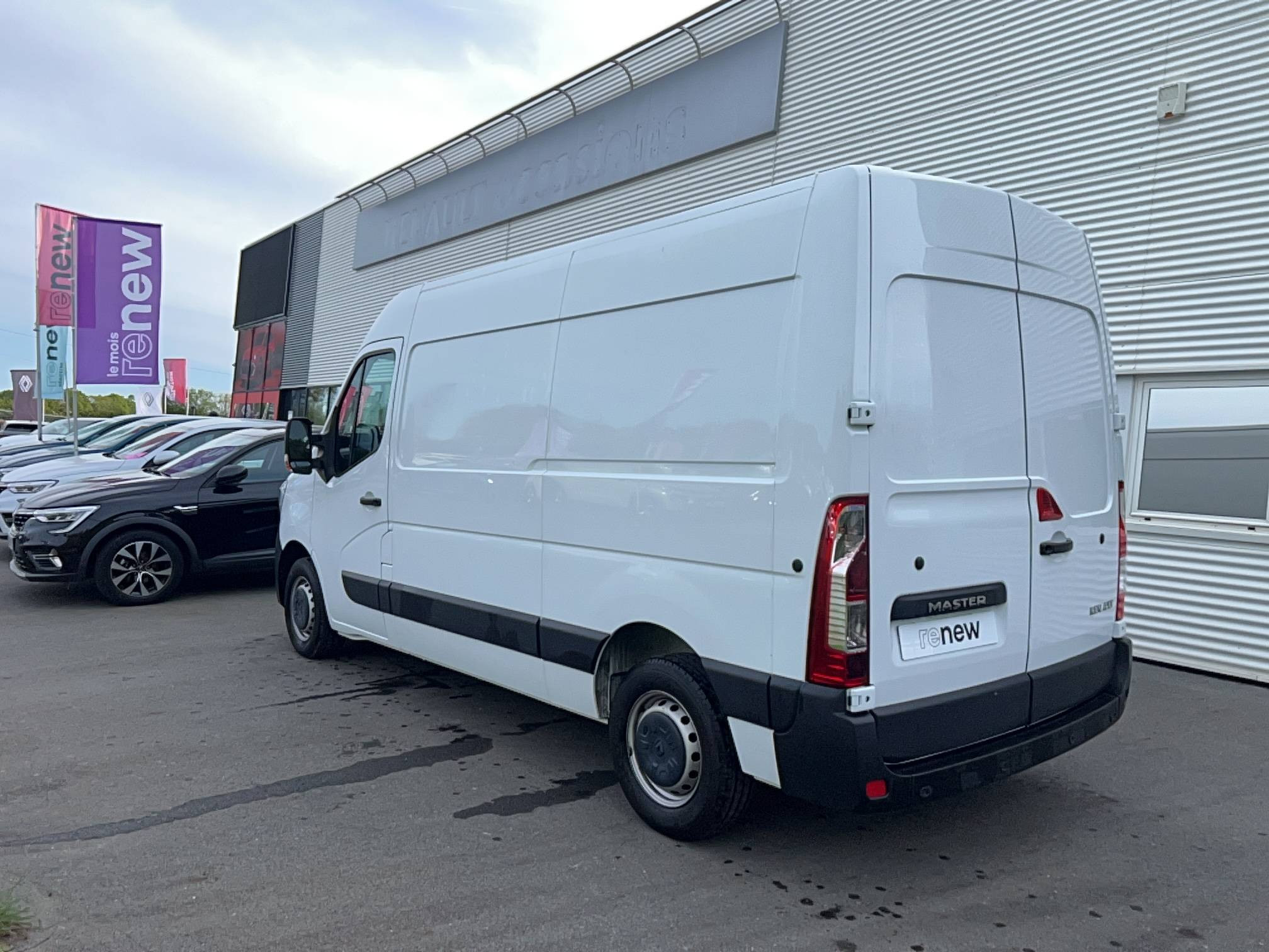 Vente en ligne Renault Master Fourgon MASTER FGN TRAC F3500 L2H2 BLUE DCI 135 au prix de 23 590 €