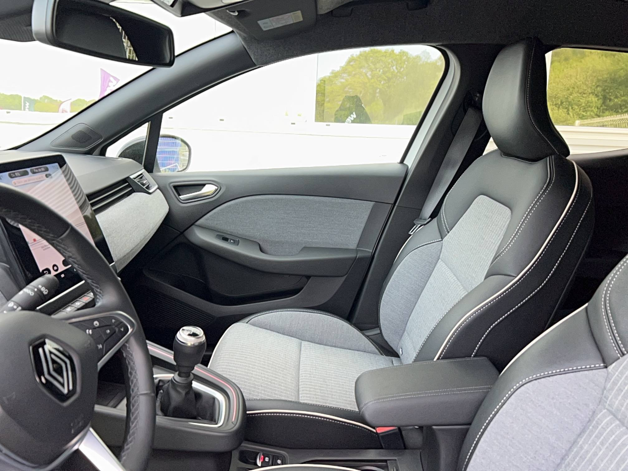 Vente en ligne Renault Clio 5 Clio TCe 90 au prix de 16 990 €