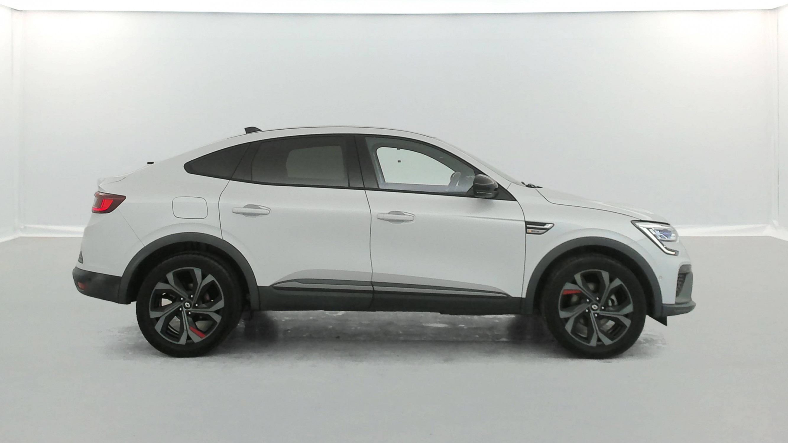 Vente en ligne Renault Arkana  E-Tech hybride 145 au prix de 20 000 €