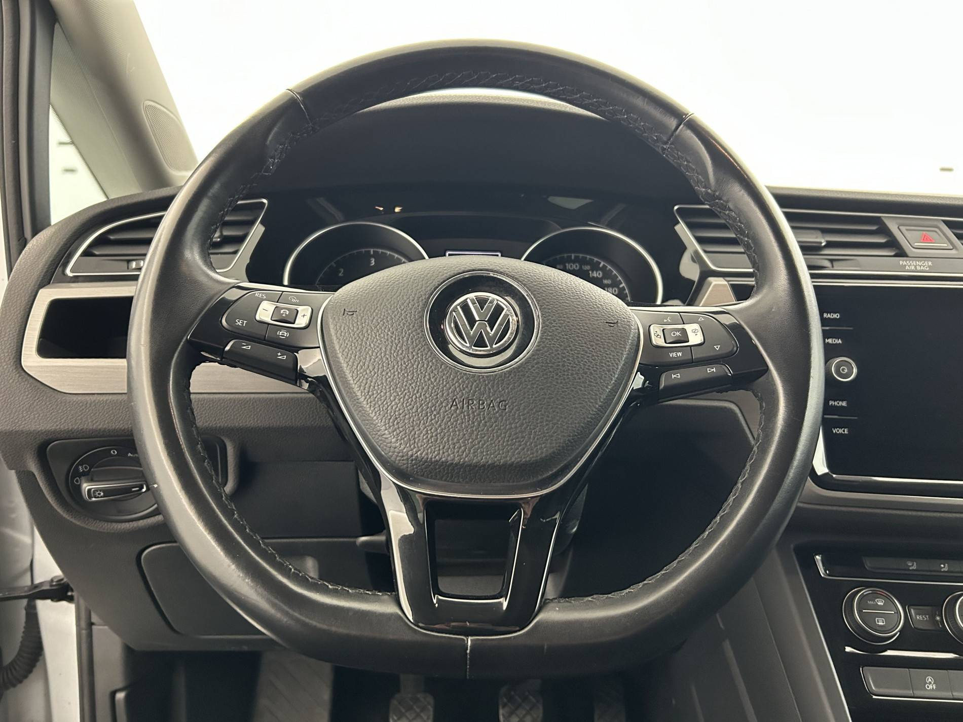 Vente en ligne Volkswagen Touran Touran 1.6 TDI 115 BMT 7pl au prix de 17 990 €