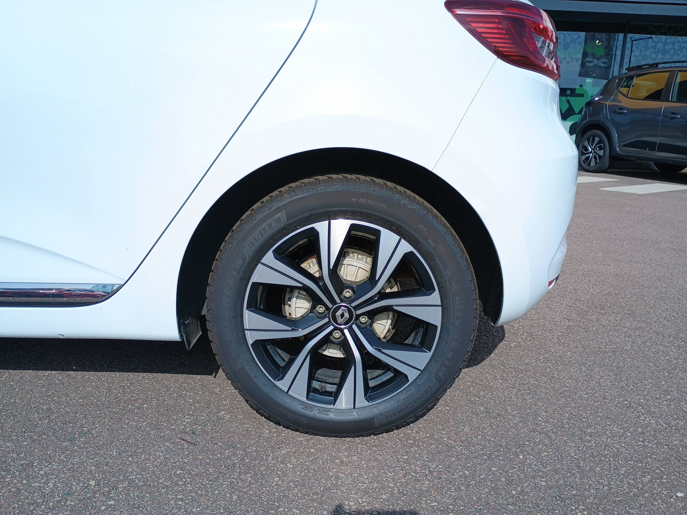 Vente en ligne Renault Clio 5 Clio Blue dCi 100 au prix de 13 991 €