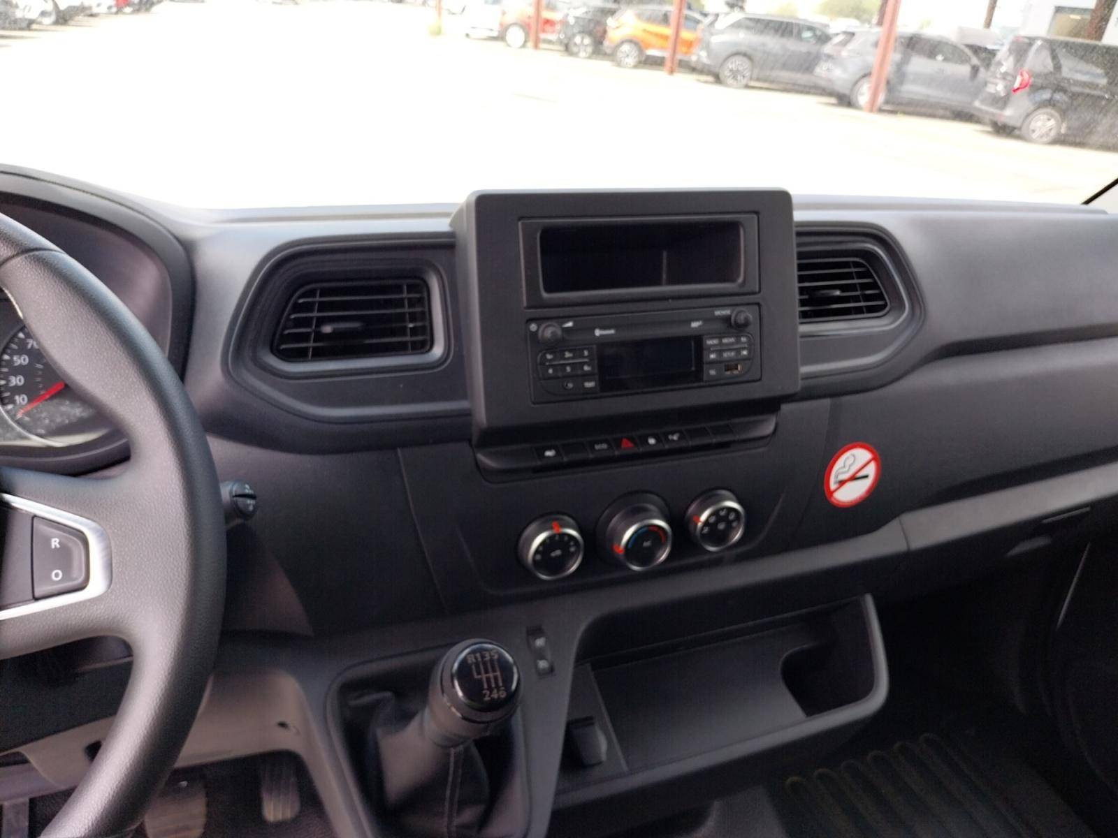 Vente en ligne Renault Master Fourgon MASTER FGN TRAC F3500 L3H3 BLUE DCI 135 au prix de 24 490 €