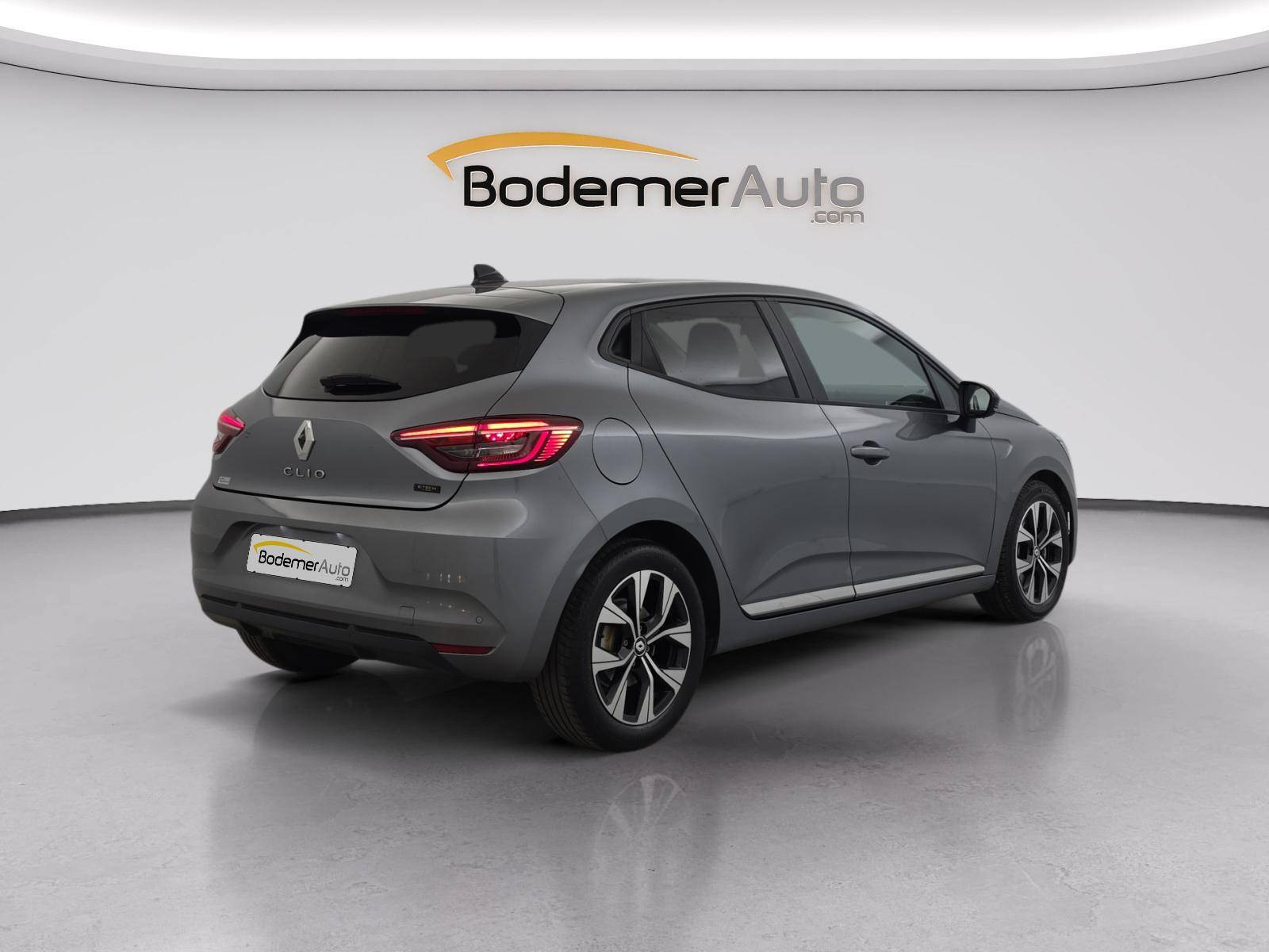 Vente en ligne Renault Clio 5 Clio E-Tech full hybrid 145 au prix de 16 140 €