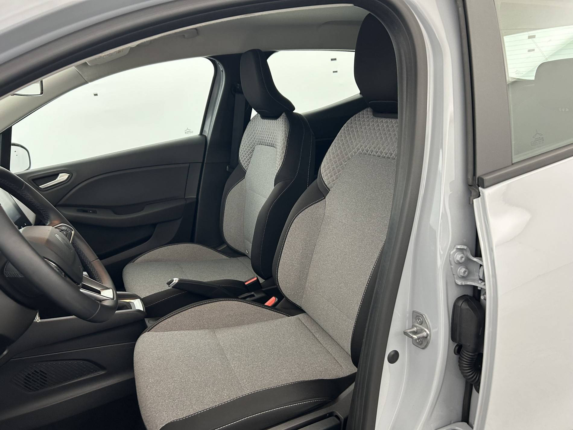 Vente en ligne Renault Clio 5 Clio E-Tech full hybrid 145 ch GSR2 au prix de 19 990 €