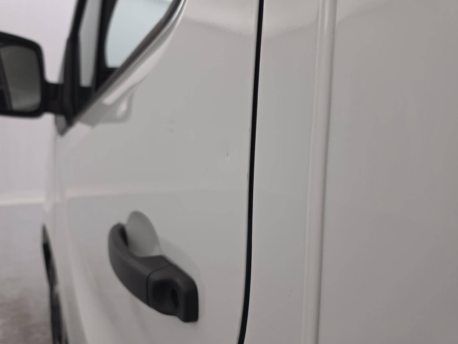 Vente en ligne Renault Trafic 3 Fourgon TRAFIC FG BLUE DCI 130 L1H1 3T GSR2 au prix de 22 890 €