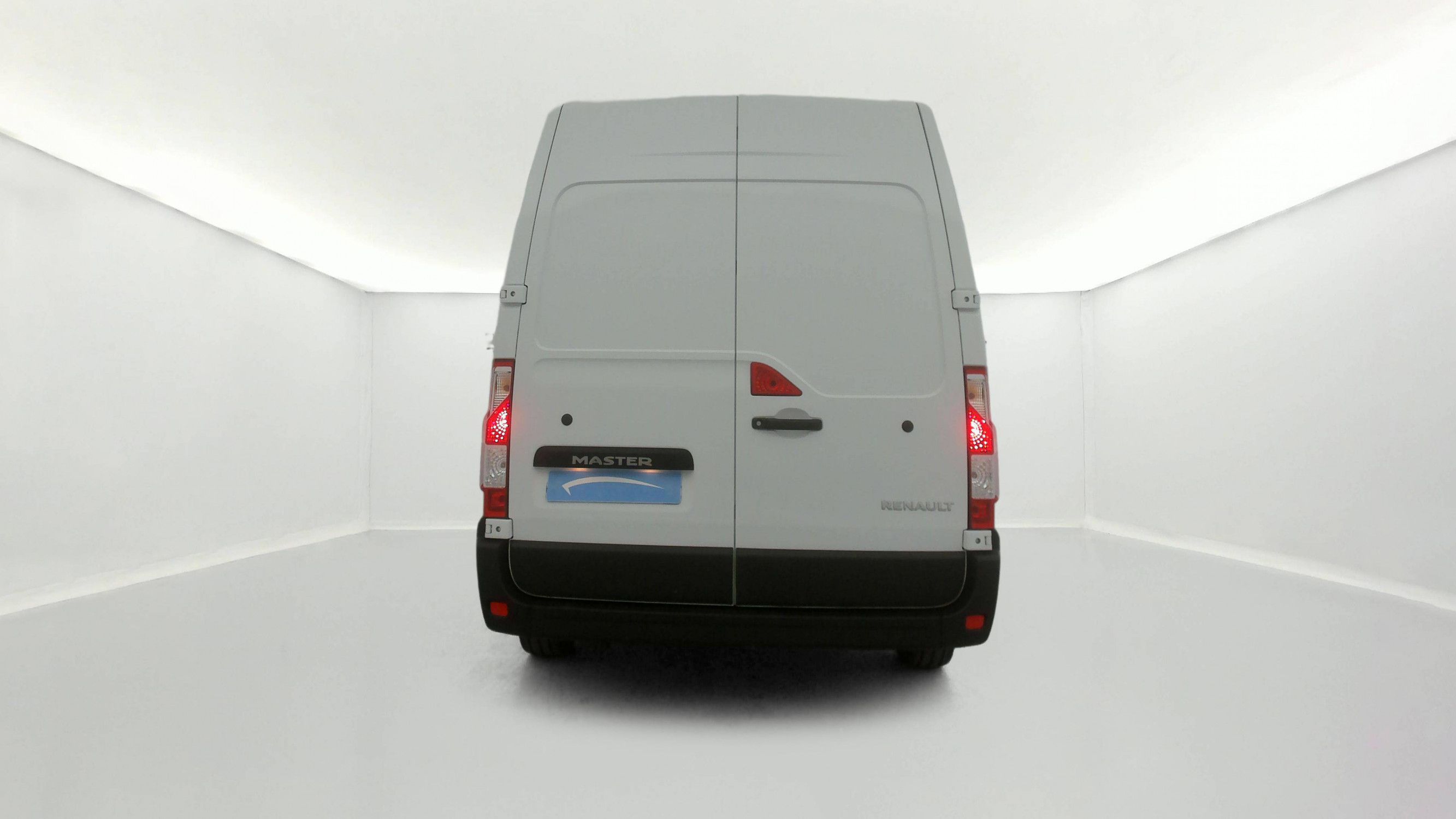 Vente en ligne Renault Master Fourgon MASTER FGN TRAC F3500 L2H2 BLUE DCI 135 au prix de 27 990 €
