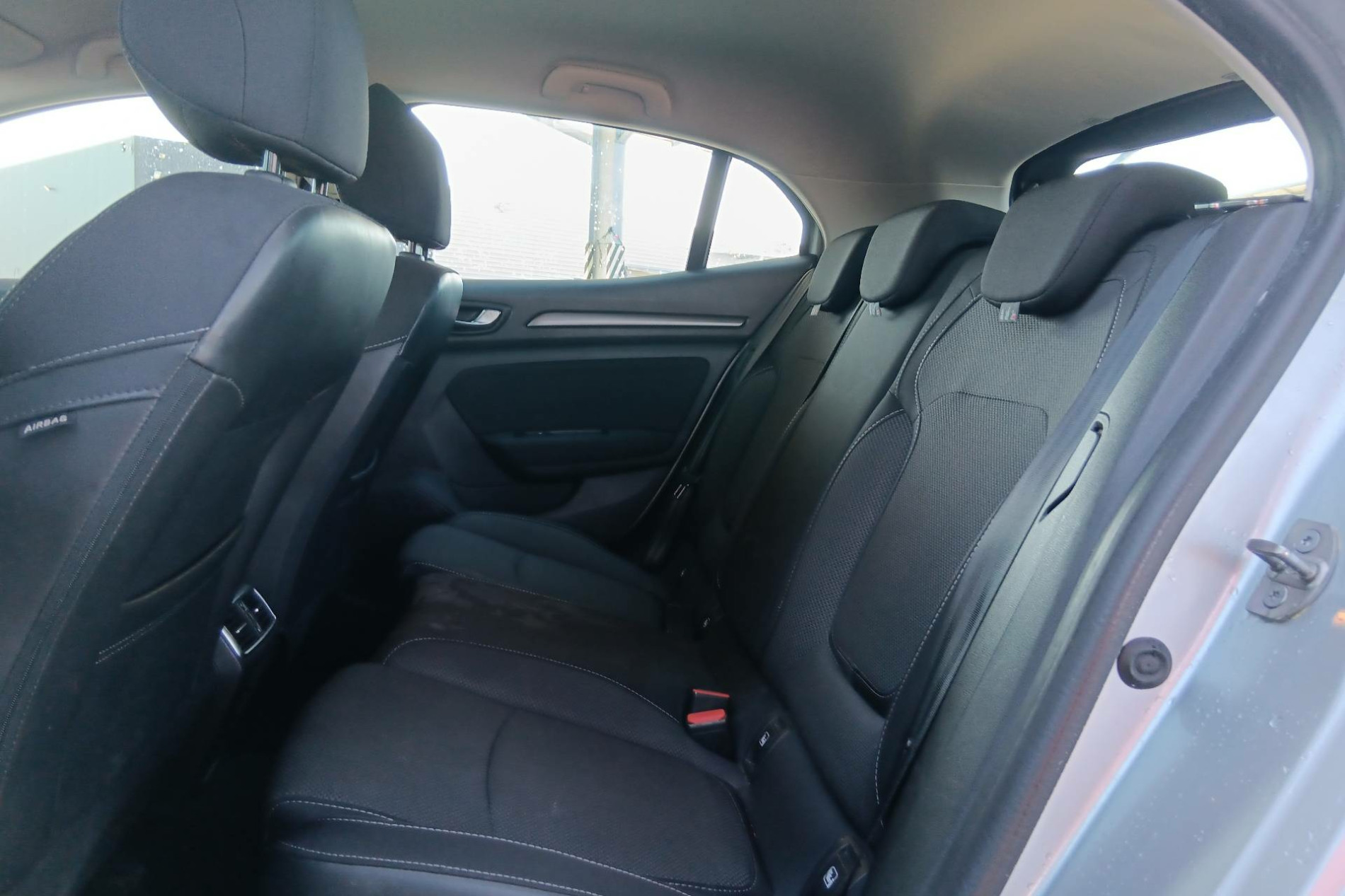 Vente en ligne Renault Megane 4  Blue dCi 115 EDC au prix de 16 990 €