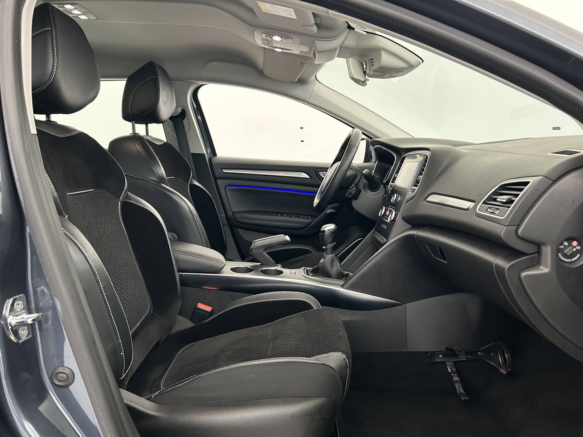 Vente en ligne Renault Megane 4 Mégane IV Berline TCe 100 Energy au prix de 10 590 €