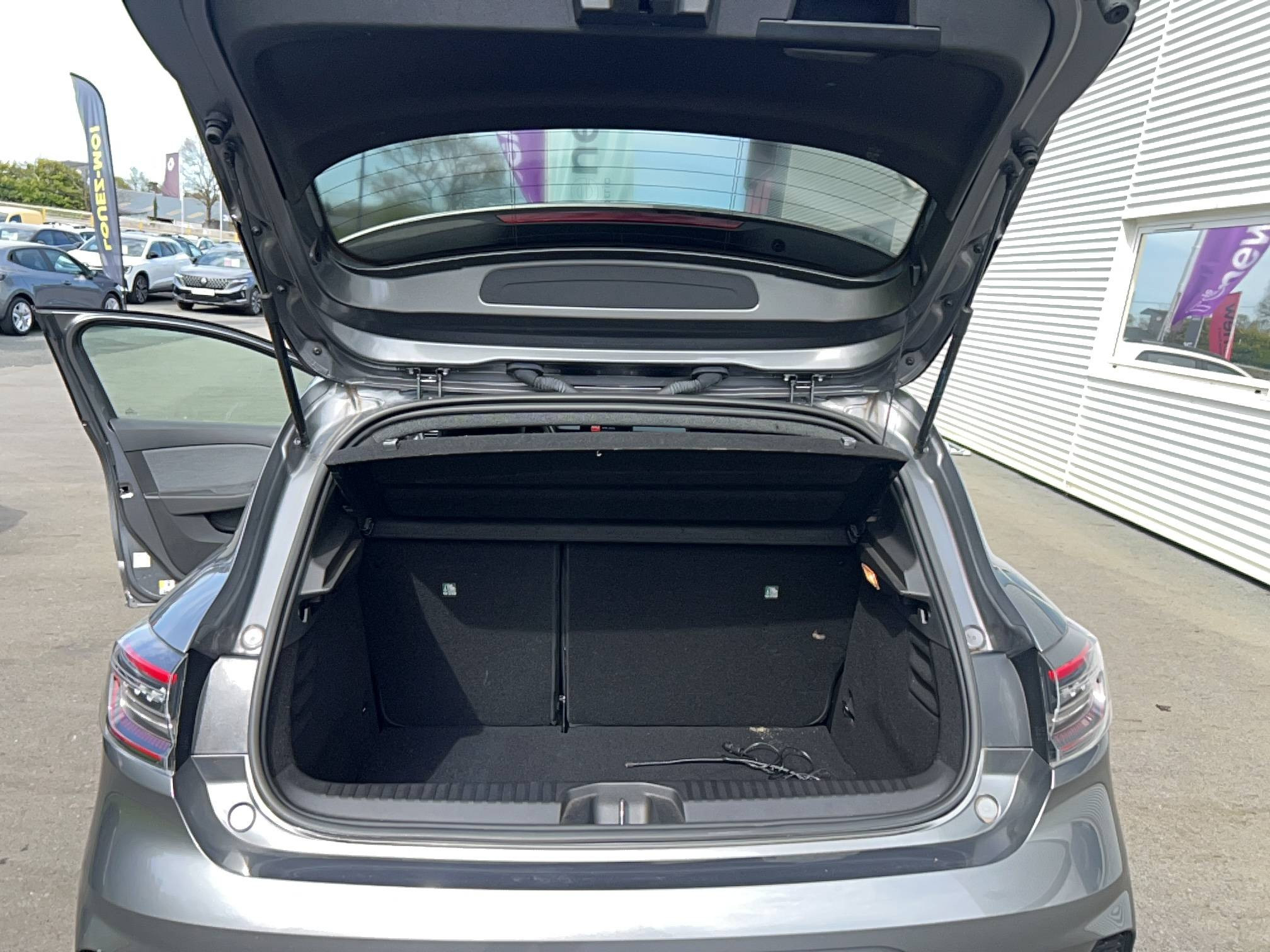 Vente en ligne Renault Clio 5 Clio E-Tech full hybrid 145 au prix de 18 590 €