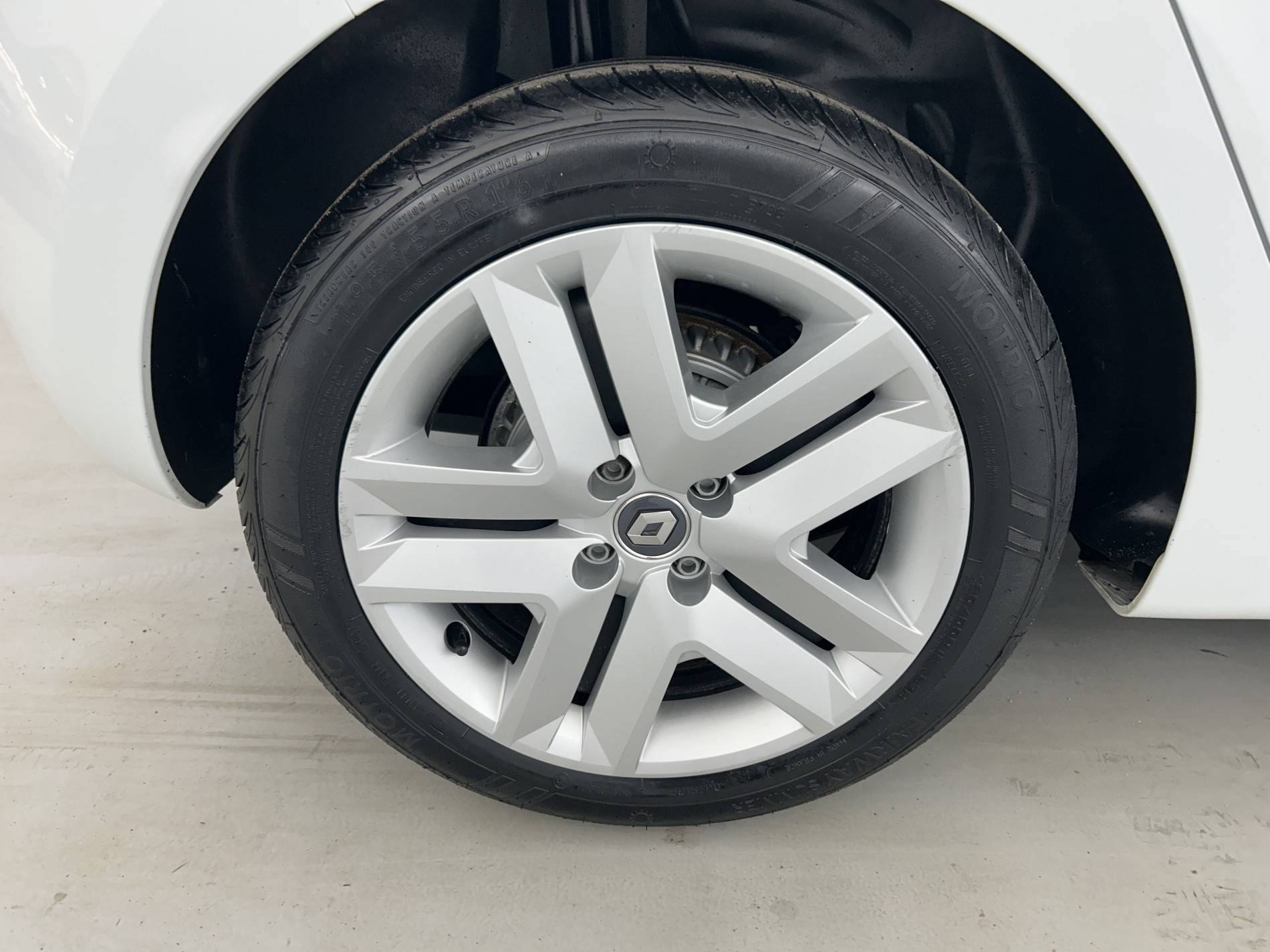 Vente en ligne Renault Clio 5 Clio Blue dCi 100 - 21N au prix de 13 800 €