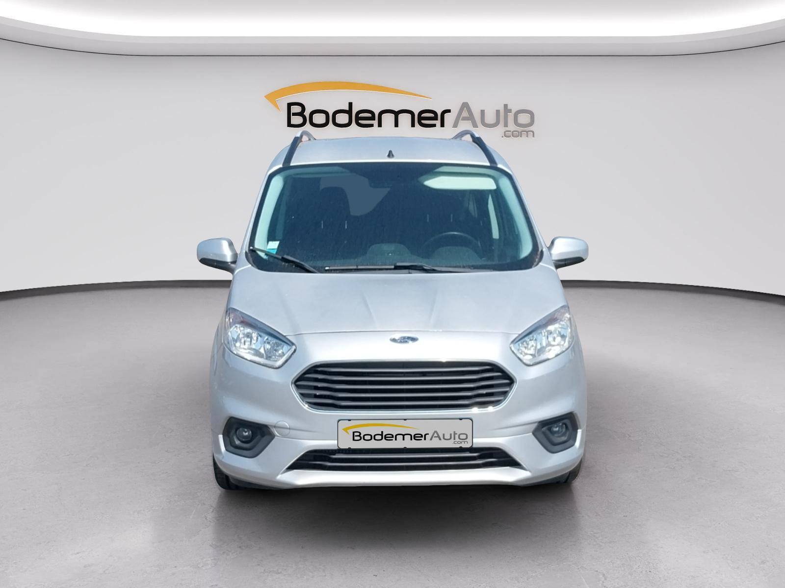 Vente en ligne Ford Tourneo Courier  1.5 TDCI 100 BV6 S&S au prix de 14 490 €