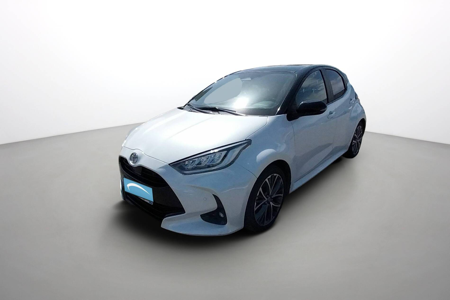 Toyota Yaris  116h occasion de 2024 en vente à Quimper