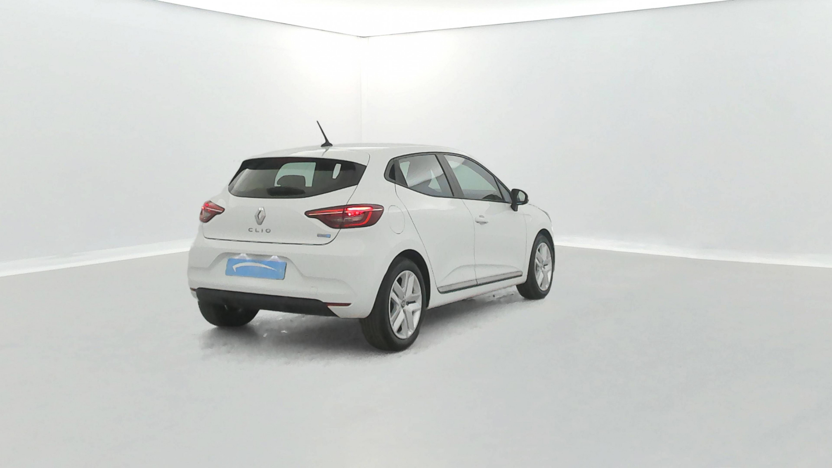 Vente en ligne Renault Clio 5 Clio E-Tech 140 - 21N au prix de 16 590 €
