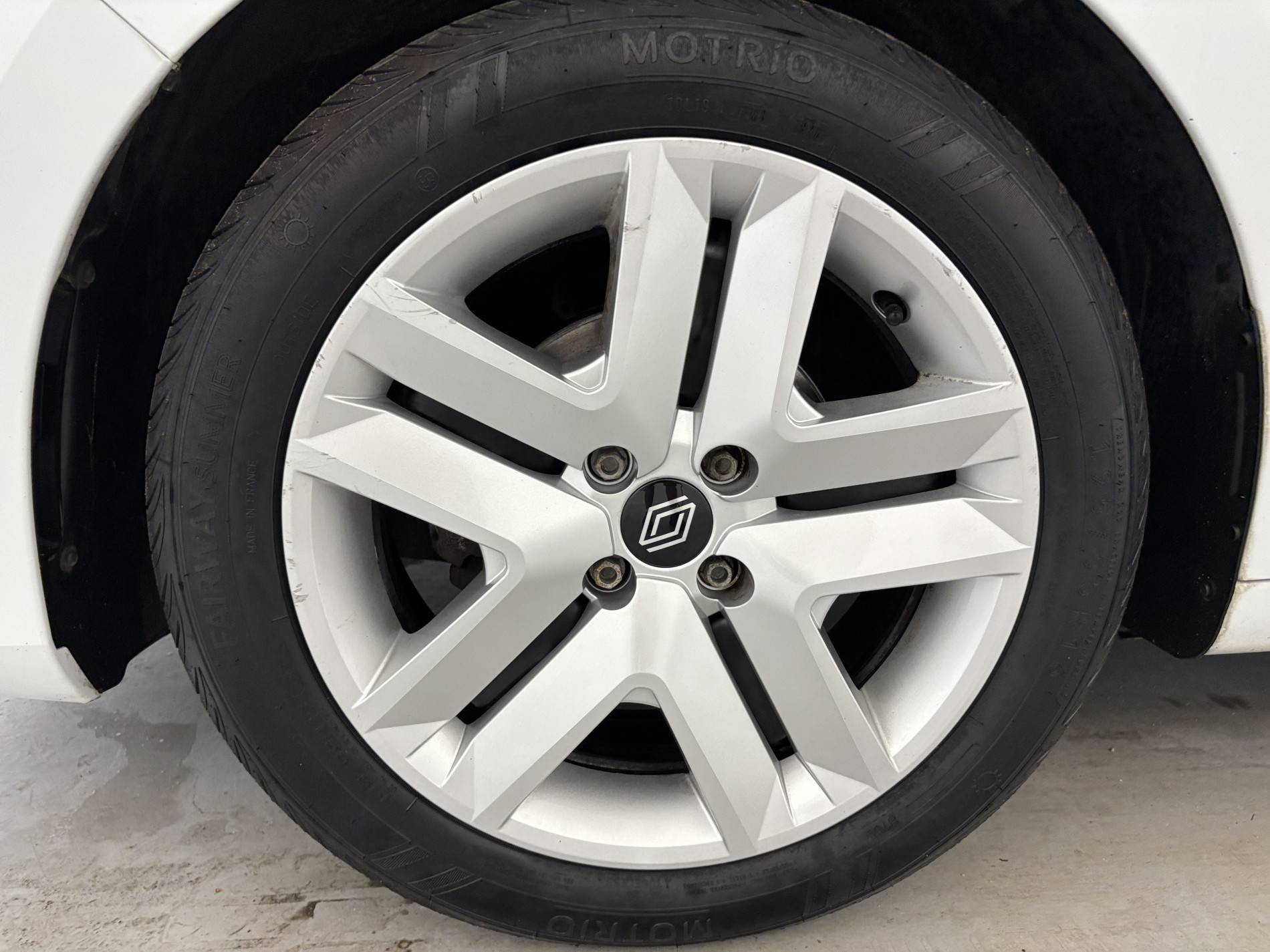 Vente en ligne Renault Clio 5 Clio TCe 90 au prix de 14 690 €