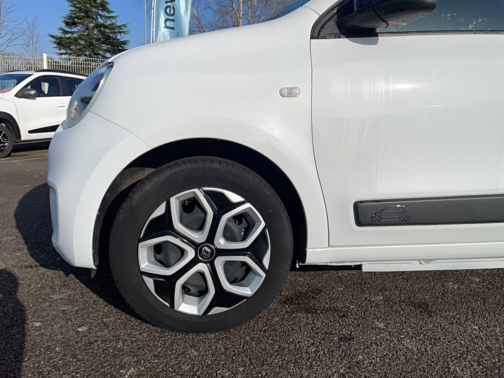 Vente en ligne Renault Twingo Electrique Twingo III E-Tech au prix de 11 490 €