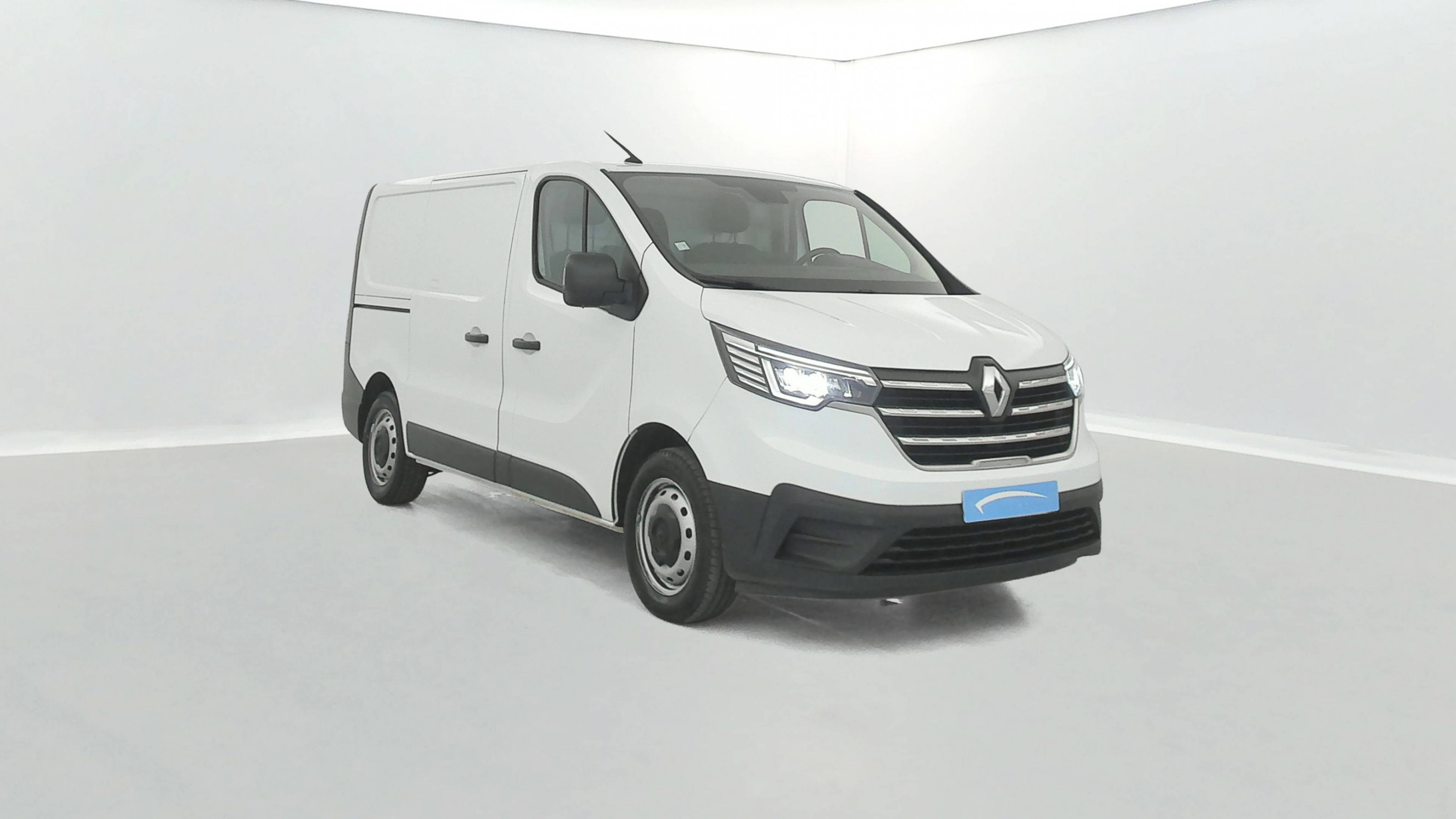 Vente en ligne Renault Trafic 3 Fourgon TRAFIC FGN L1H1 2800 KG BLUE DCI 130 au prix de 19 490 €
