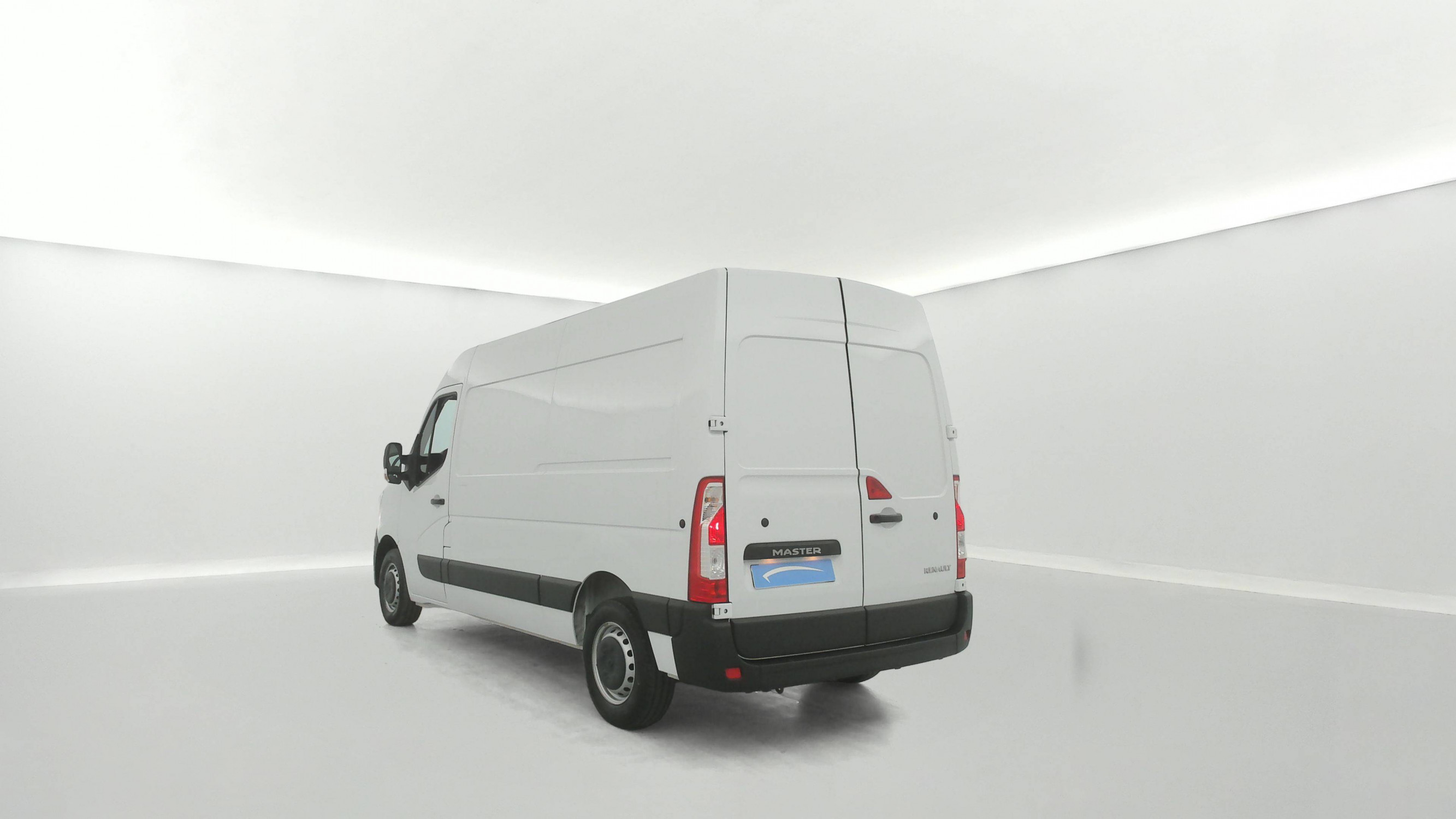 Vente en ligne Renault Master Fourgon MASTER CA TRAC F3500 L2H2 BLUE DCI 135 au prix de 26 490 €