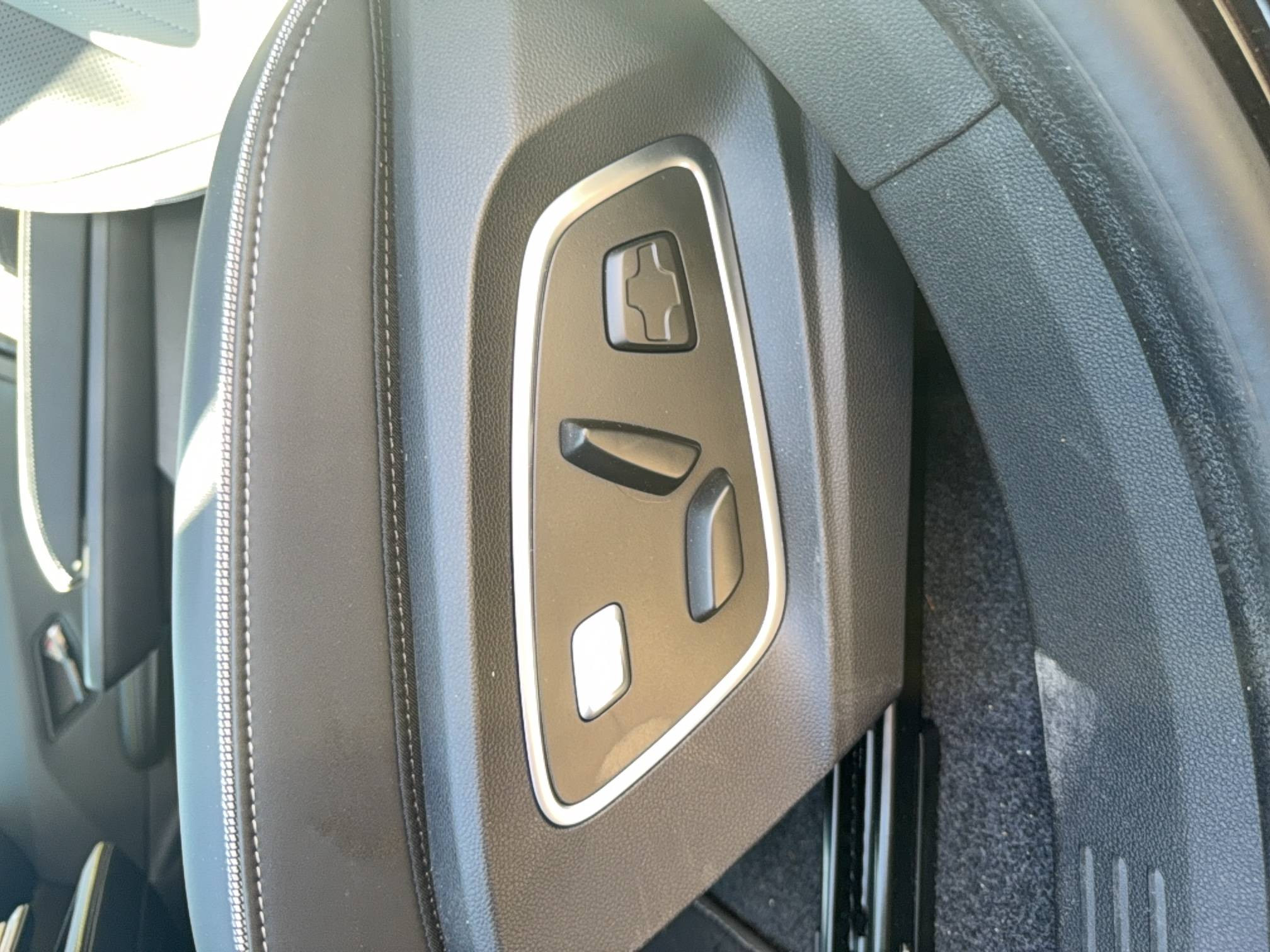 Vente en ligne Renault Scenic E-Tech Scenic E-Tech électrique 220 ch grande autonomie au prix de 50 990 €